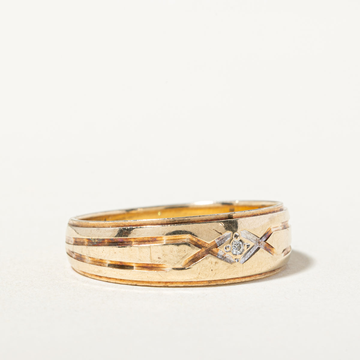 10k Illusion Set Diamond Grooved Geometric Band | 6.00mm | SZ 9.5