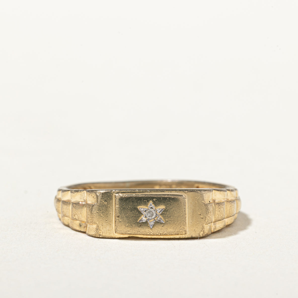 10k Diamond Star Grooved Signet Ring | SZ 7.75