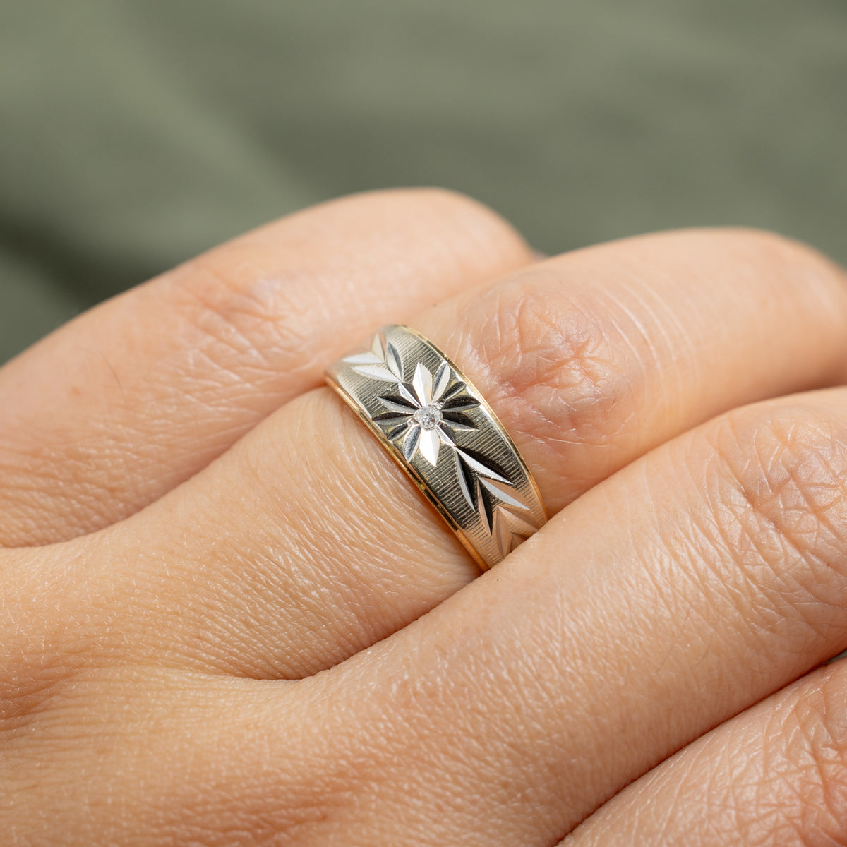 14k Two Tone Star Set Diamond Textured Band | 7.00mm | SZ 6