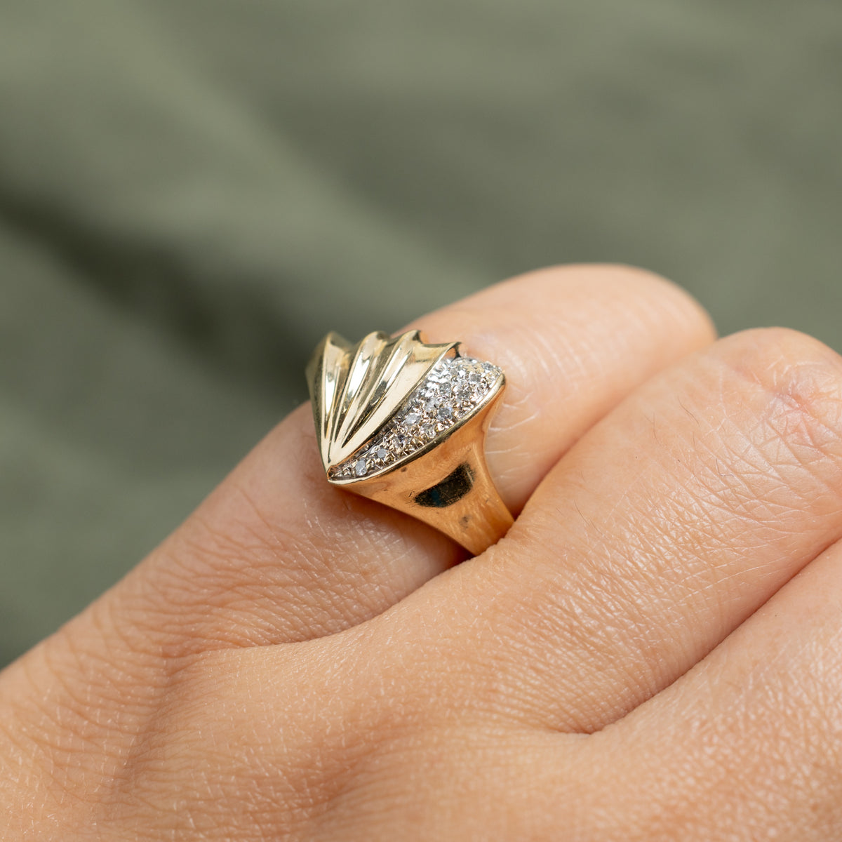 10k Diamond Grooved Fan Ring | SZ 4.25