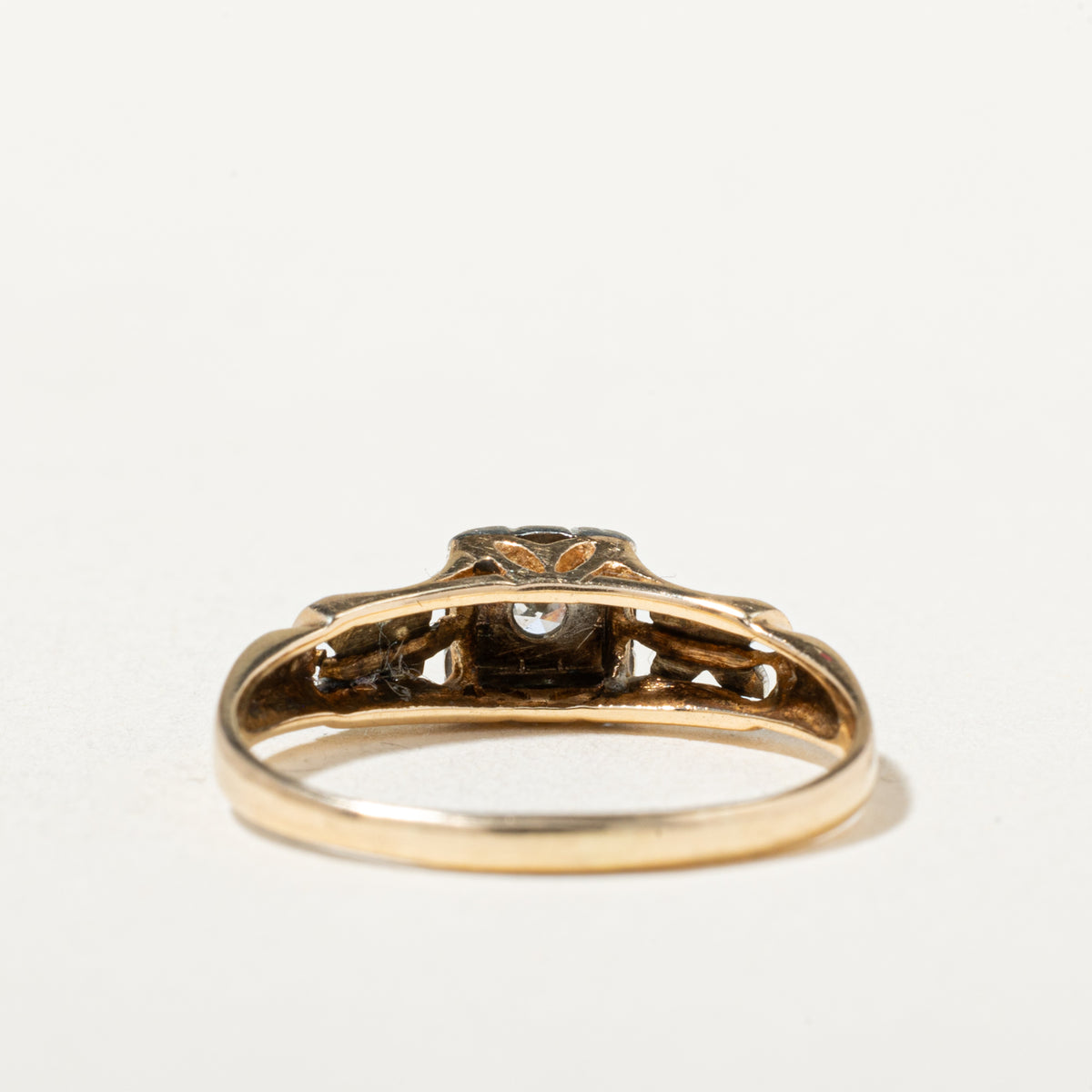 Two Tone Illusion Set Diamond Floral Accented Ring | SZ 4.75