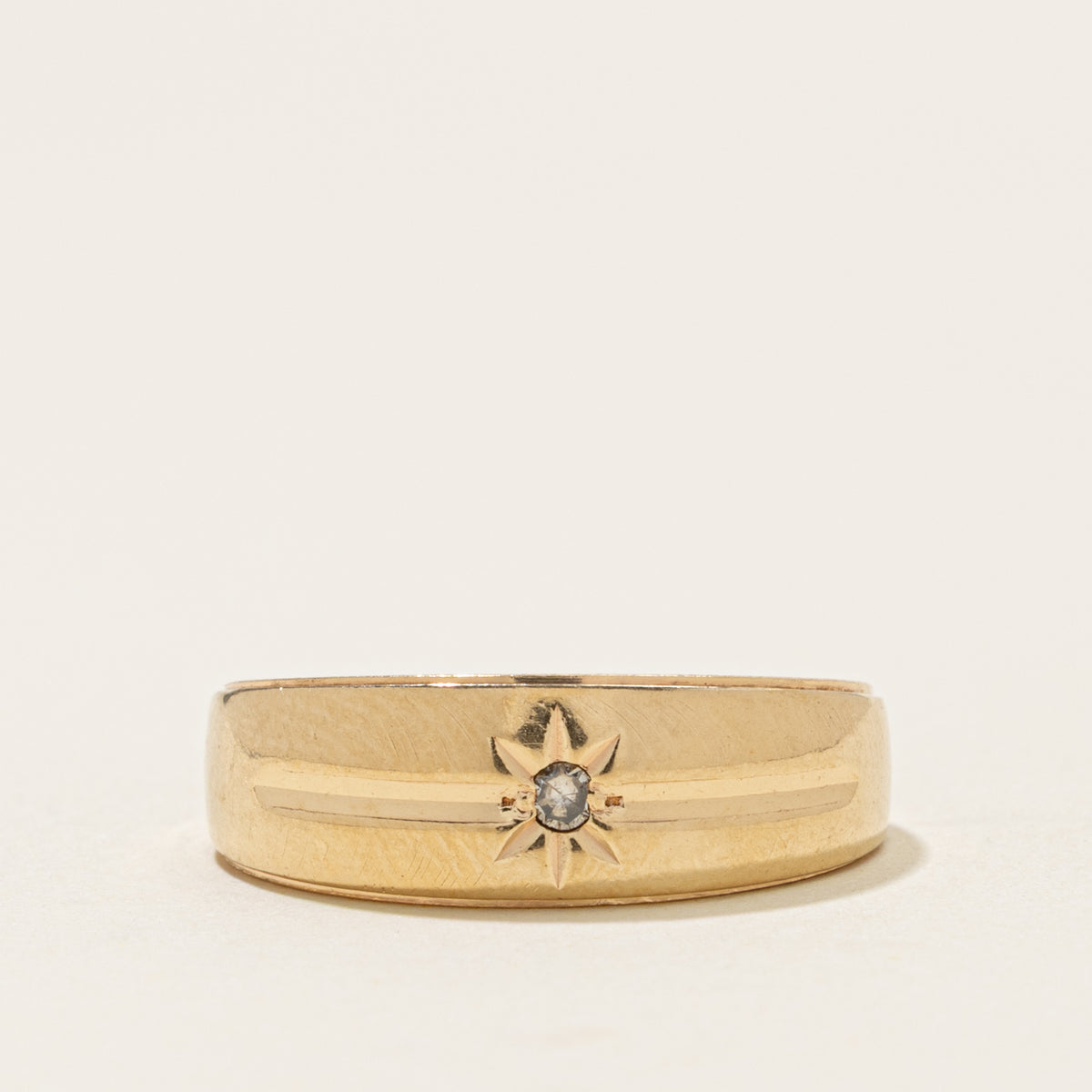 14k Star Set Diamond Grooved Band | 6.75mm | SZ 7