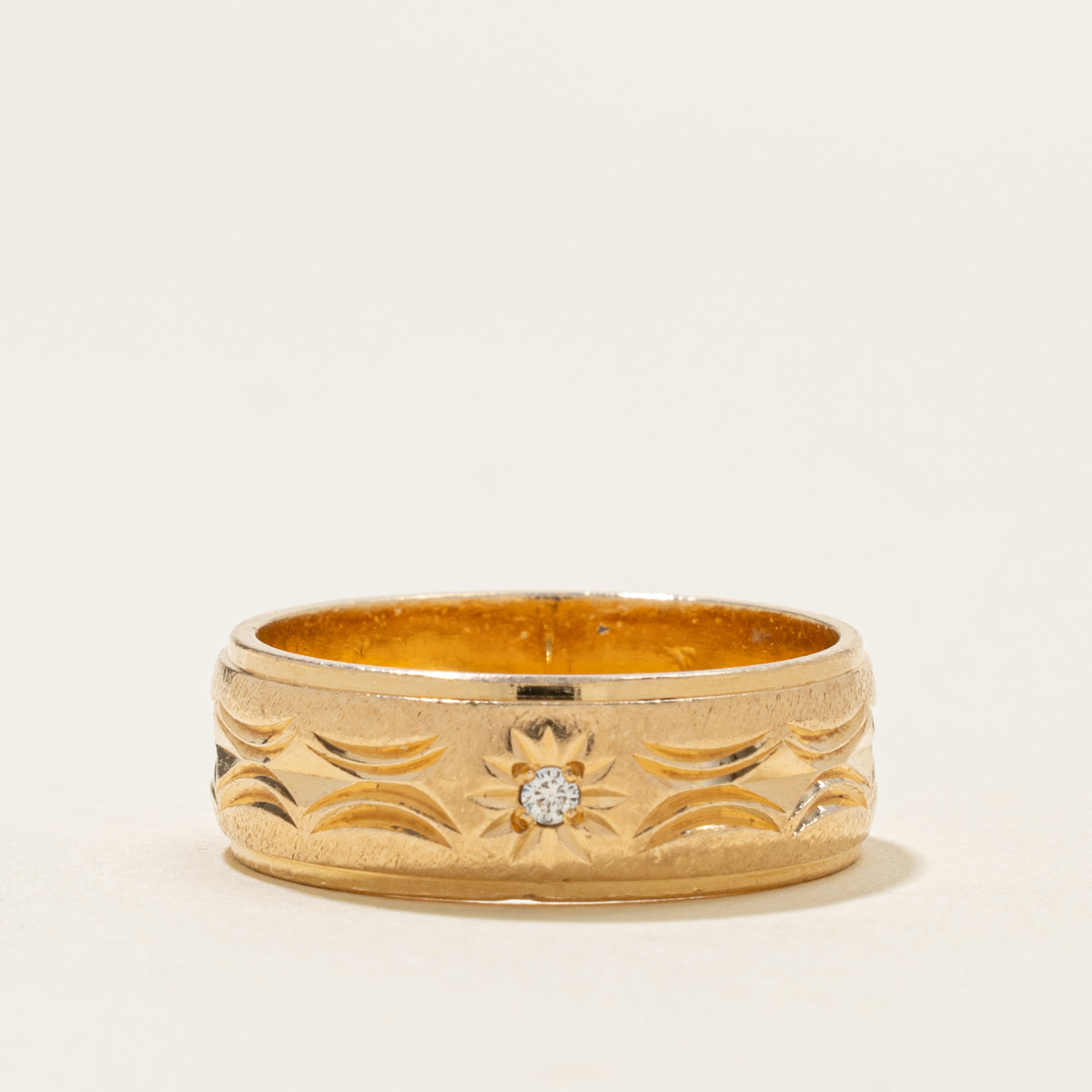 14k Star Set Diamond Engraved Wave Band | 6.5mm | SZ 9