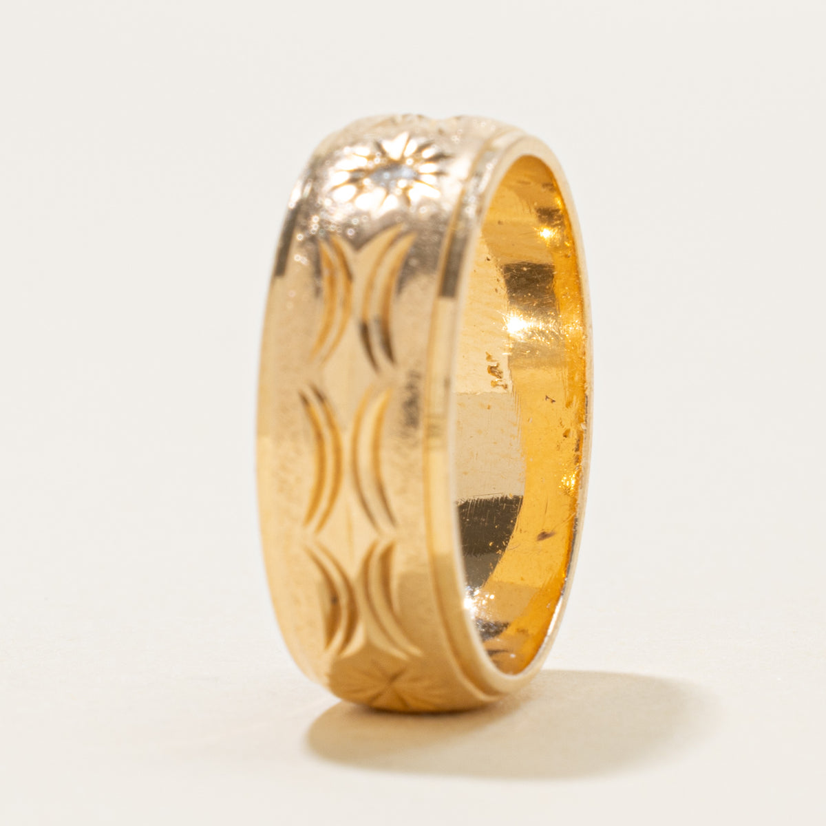 14k Star Set Diamond Engraved Wave Band | 6.5mm | SZ 9