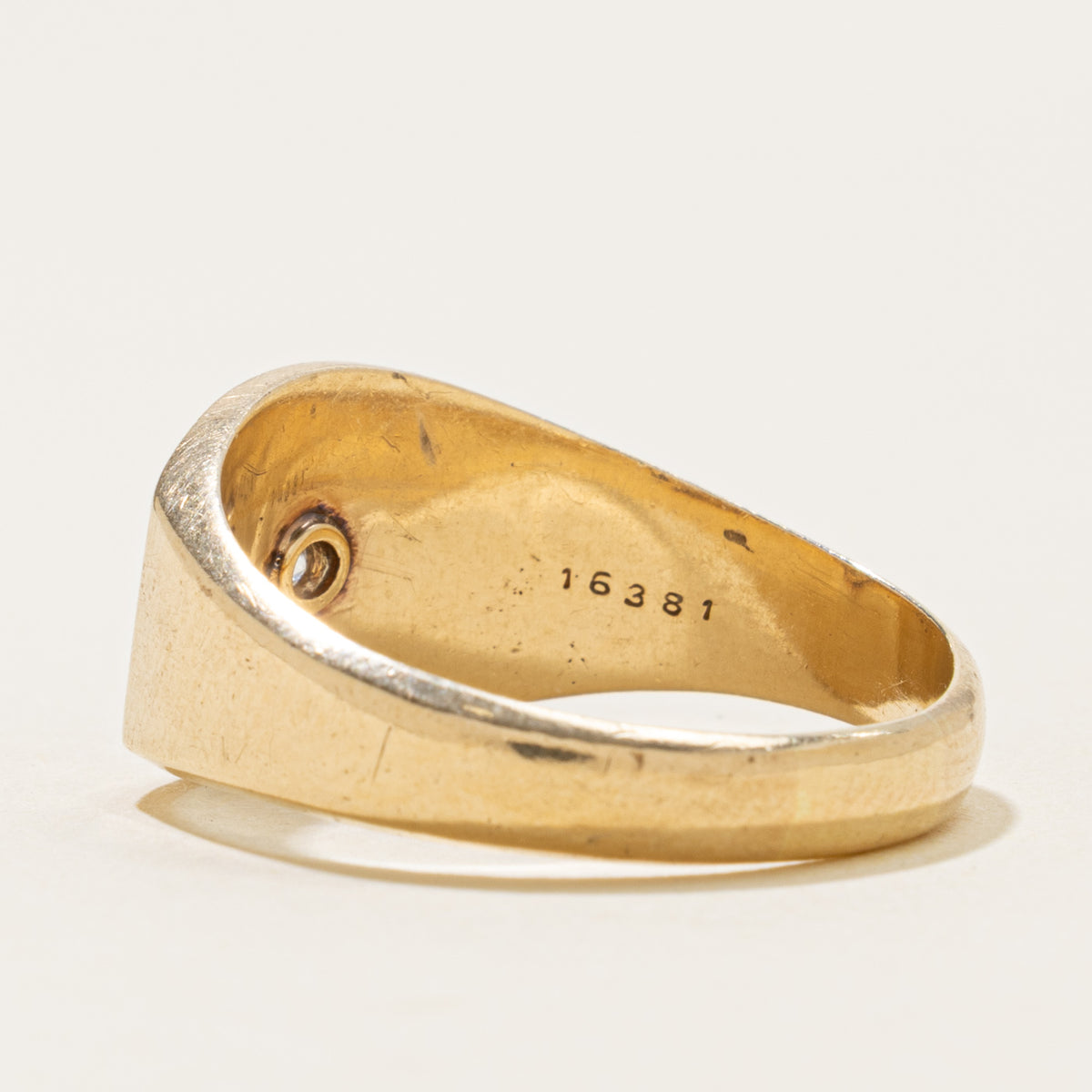 Vintage Canadian Star Set Diamond Textured Signet Ring | SZ 12