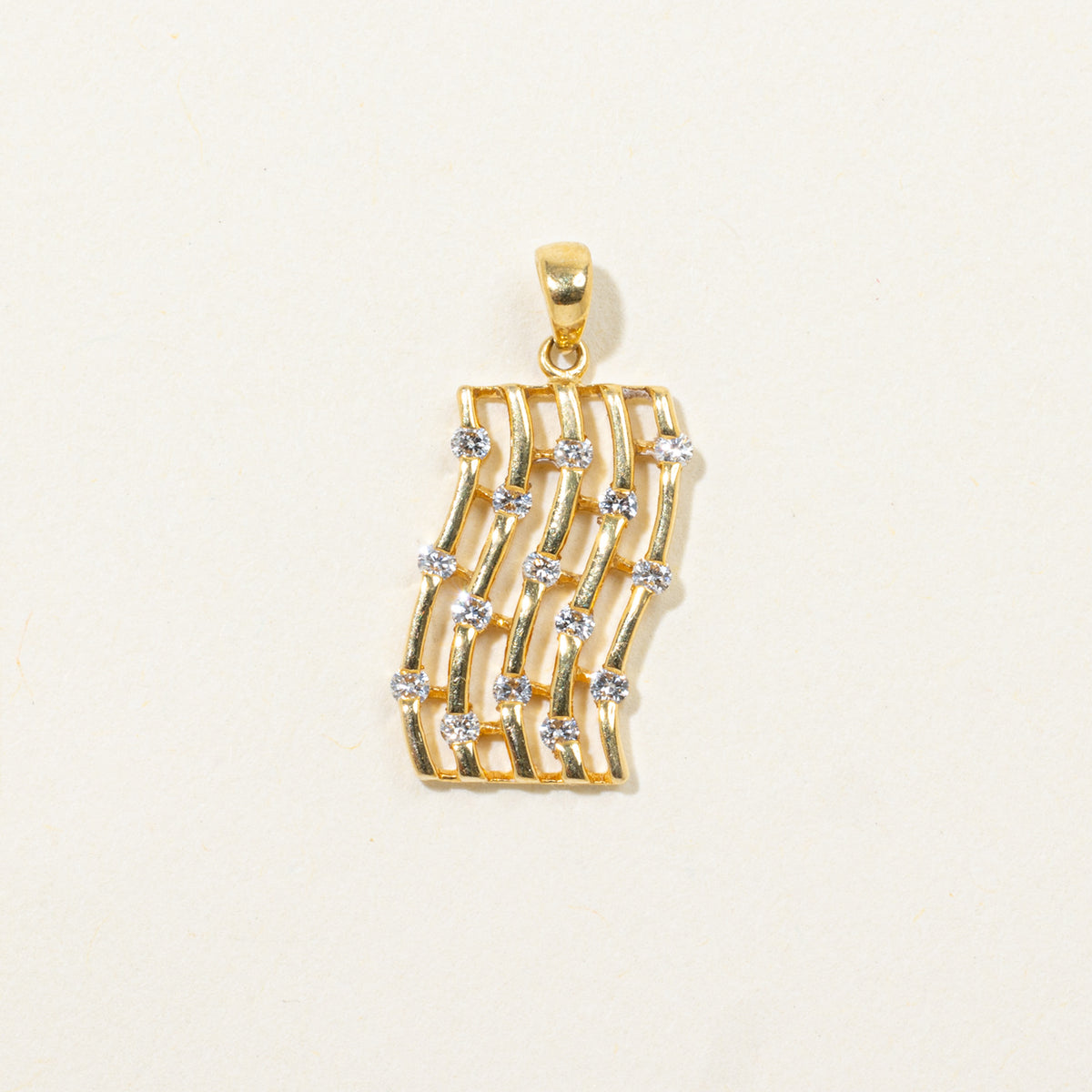 18k Diamond Wavy Columns Pendant