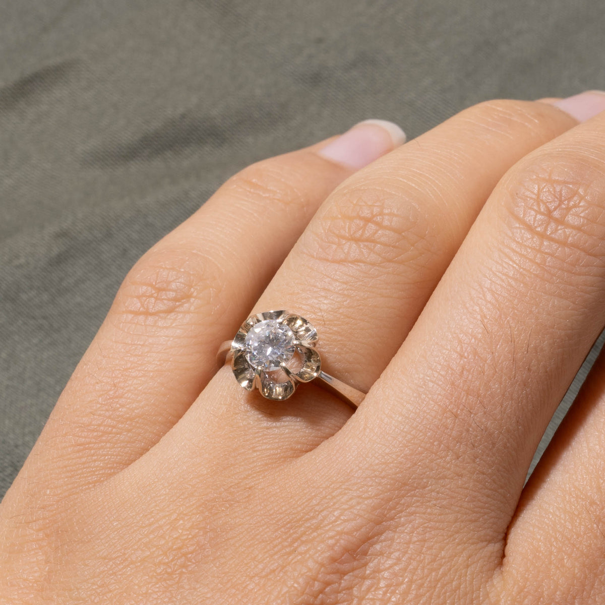 18k Belcher Set Diamond Floral Ring | 0.59ct SI2/I1 G/H | SZ 5.75