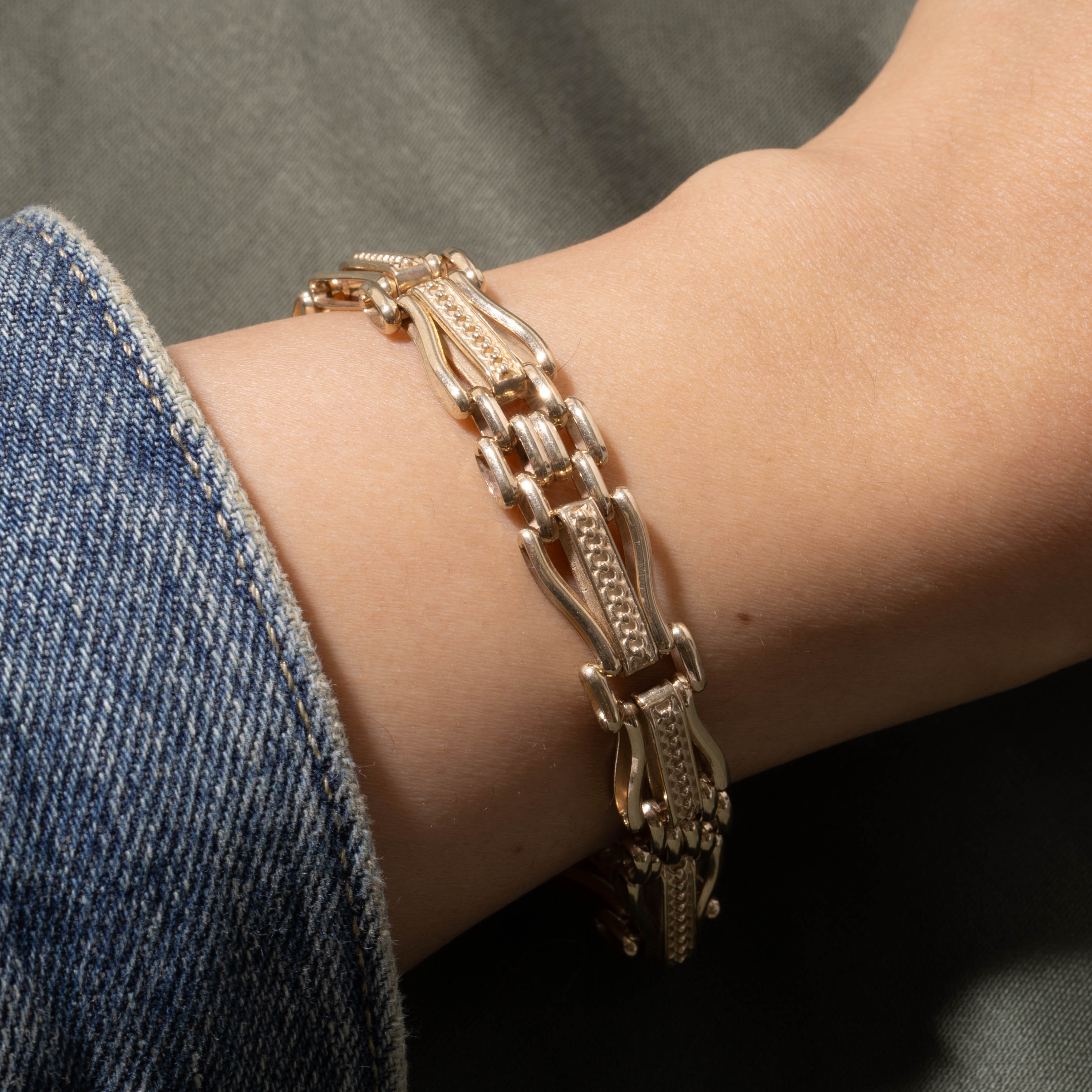 10k Diamond Accented Ornate Chain Bracelet | 0.12ctw | 10mm | 7.5"
