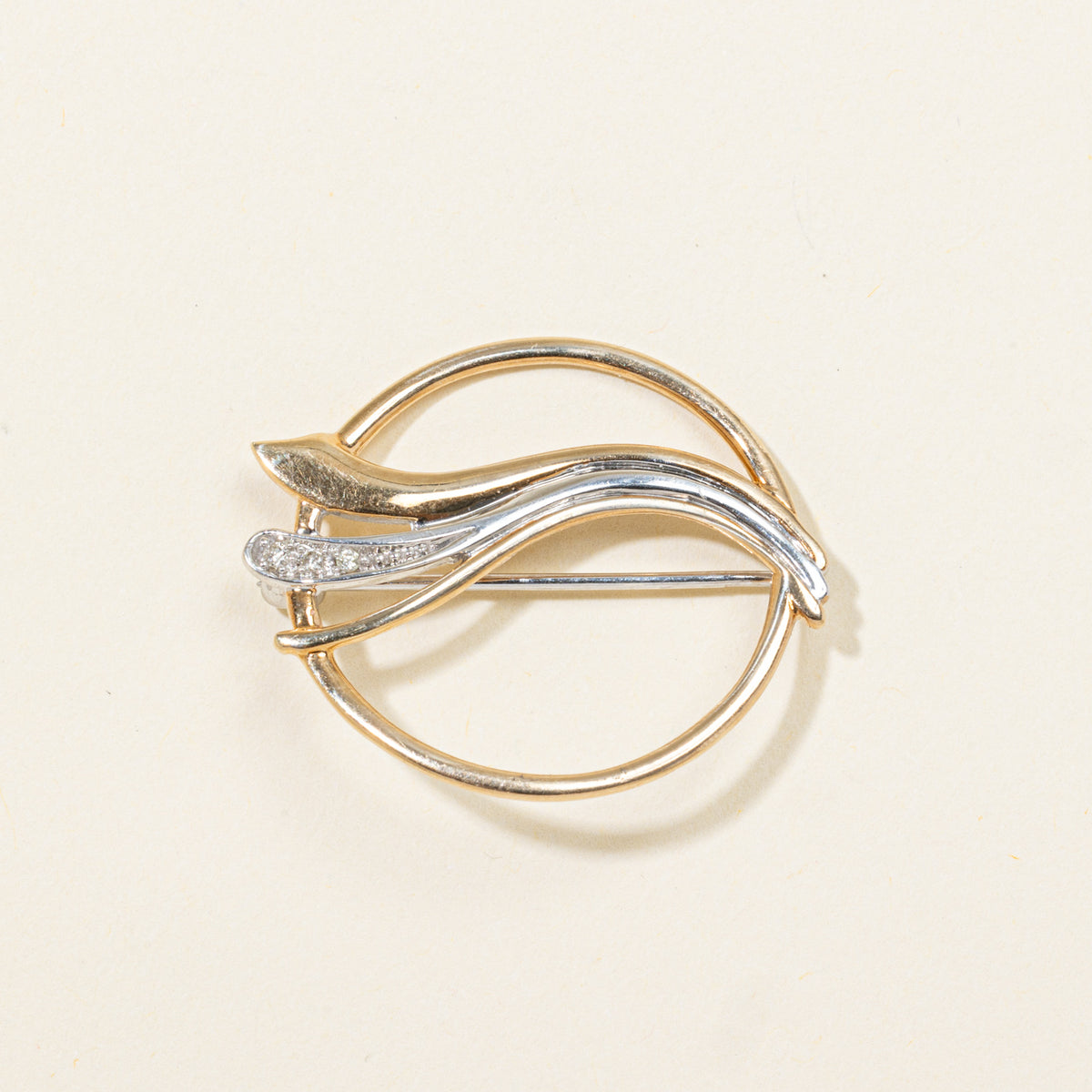 10k Two Tone Diamond Accented Abstract Circle Brooch