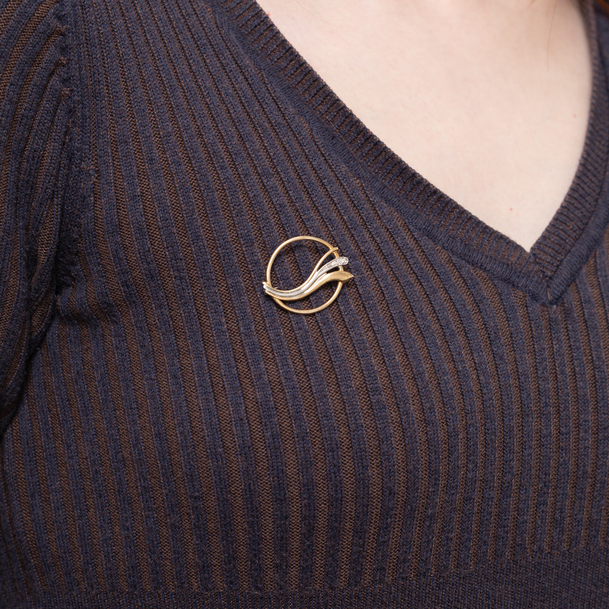 10k Two Tone Diamond Accented Abstract Circle Brooch