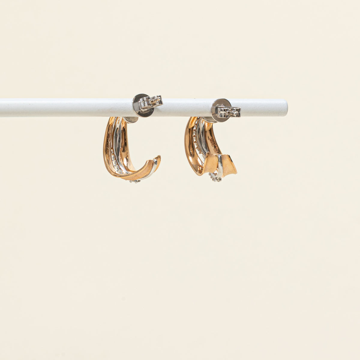 18k Two Tone Diamond Wave Grooved Half Hoop Earrings | 17.50mm | 0.18ctw