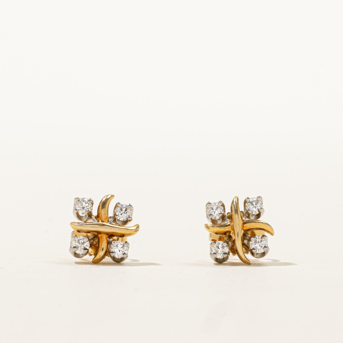 18k Diamond Grid X Studs Earrings | 0.28ctw