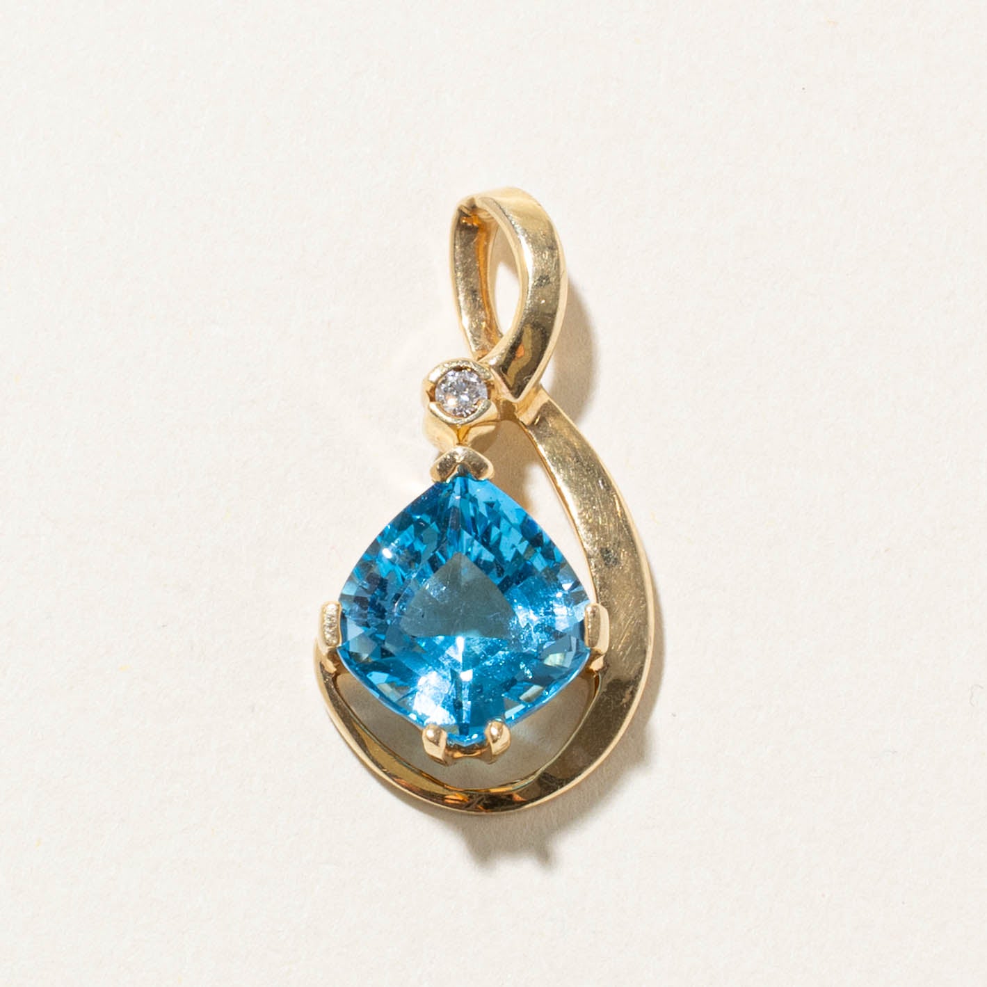 14k Blue Topaz & Diamond Abstract Pendant | 10.50ct, 0.04ctw