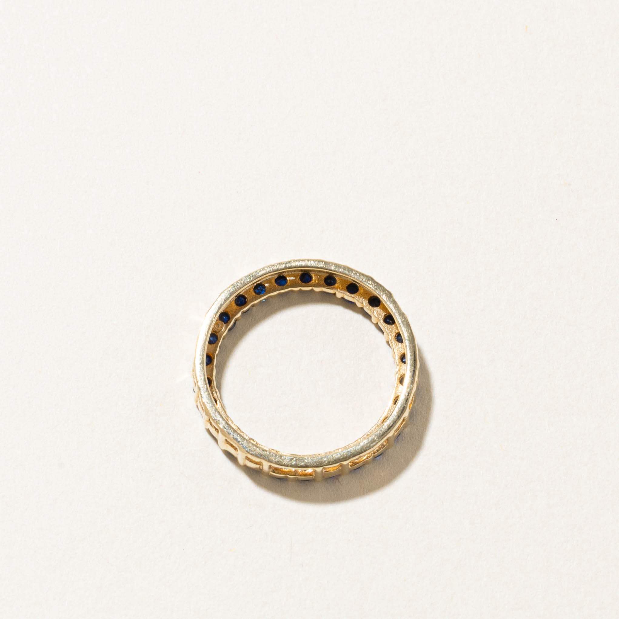 10k Eternity Sapphire Circle Pendant | 1.00ct