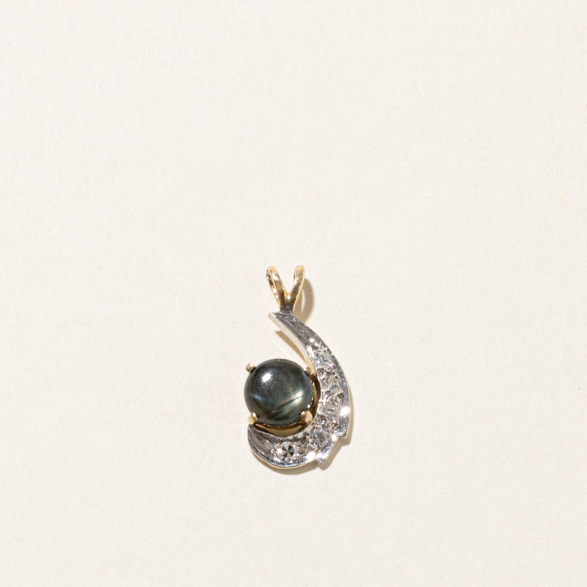13k Star Sapphire & Diamond Crescent Pendant | 0.86ct, 0.15ctw