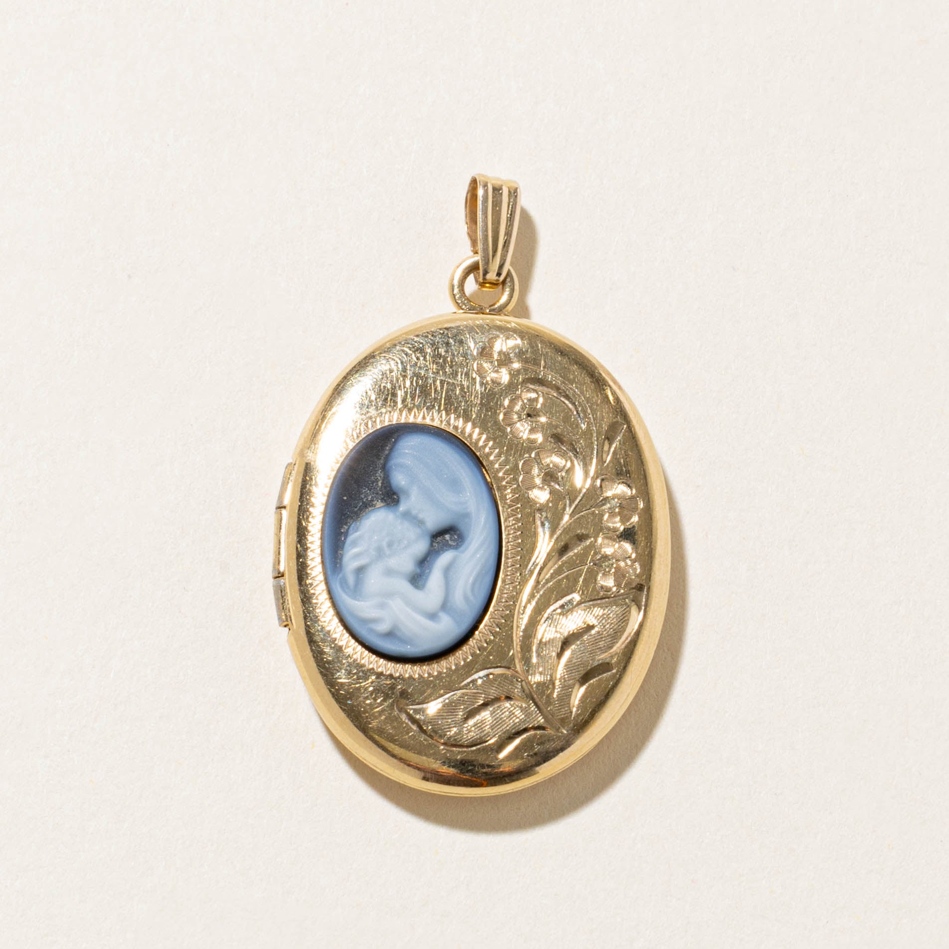 10k Mother & Child Onyx Cameo Floral Locket | 4.20ct