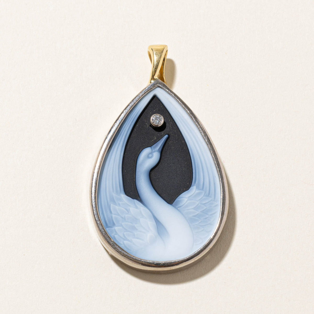 18k Onyx & Diamond Swan Pendant | 30.00ct, 0.05ct