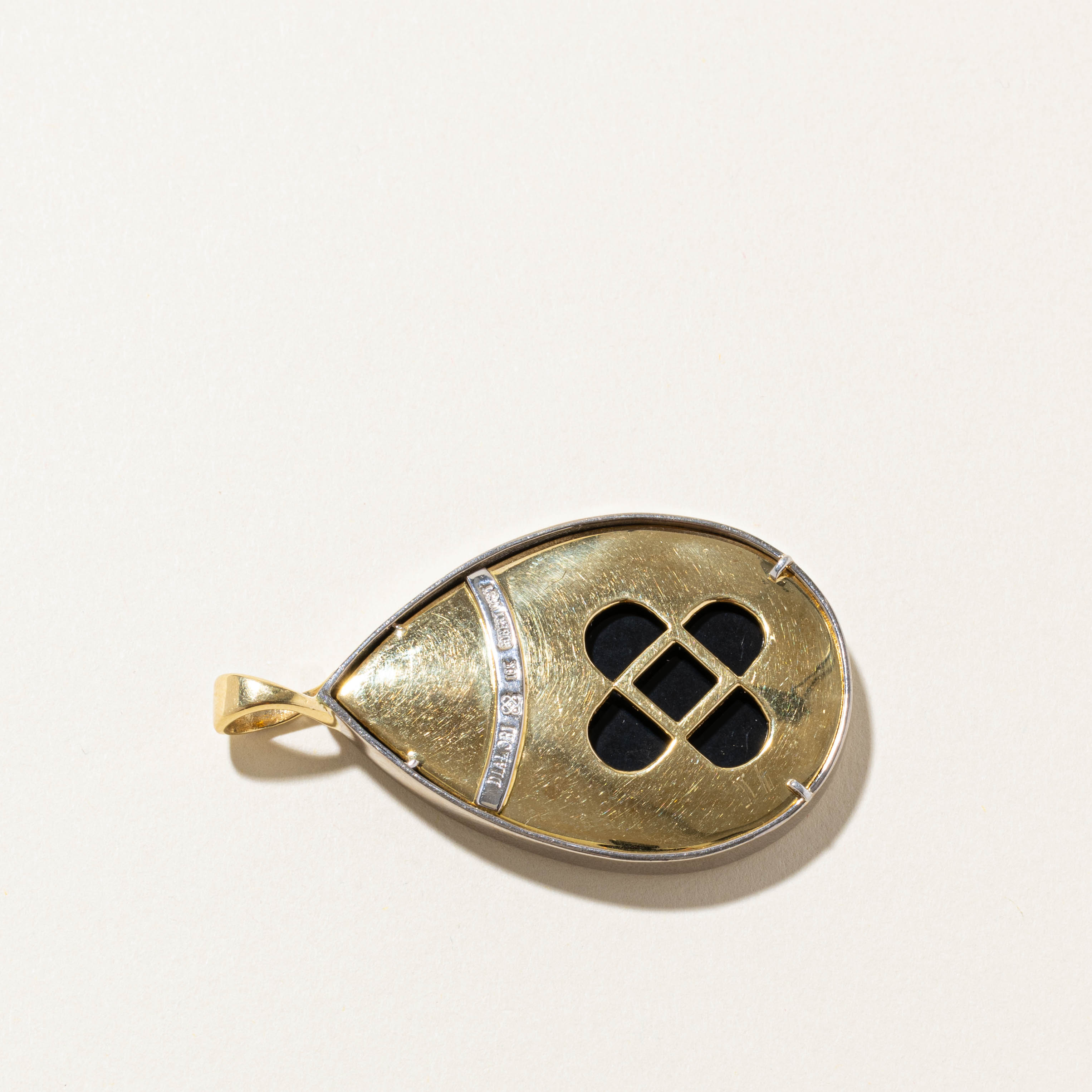 18k Onyx & Diamond Swan Pendant | 30.00ct, 0.05ct