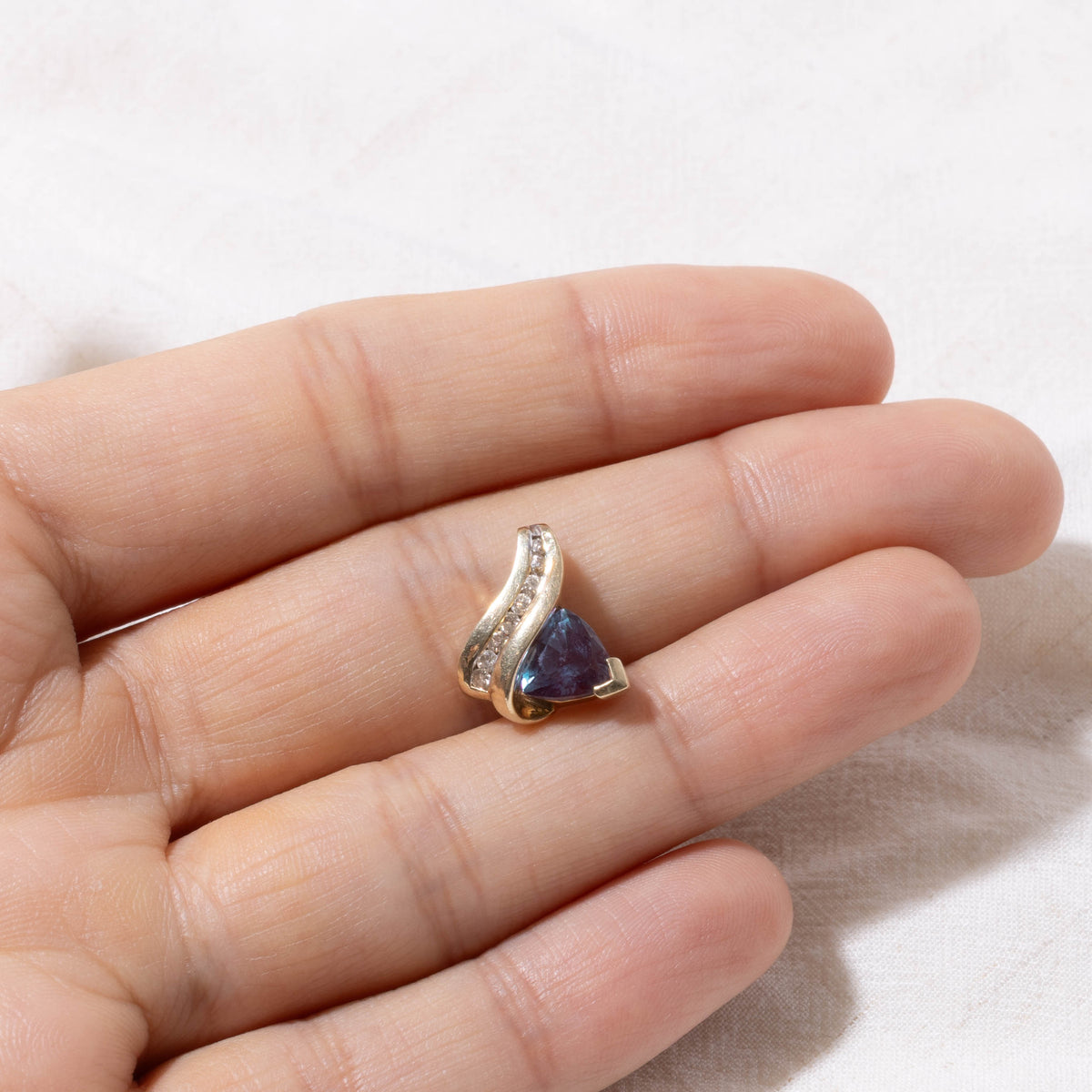 10k Trillion Cut Synthetic Sapphire & Diamond Abstract Pendant | 1.50ct, 0.15ctw