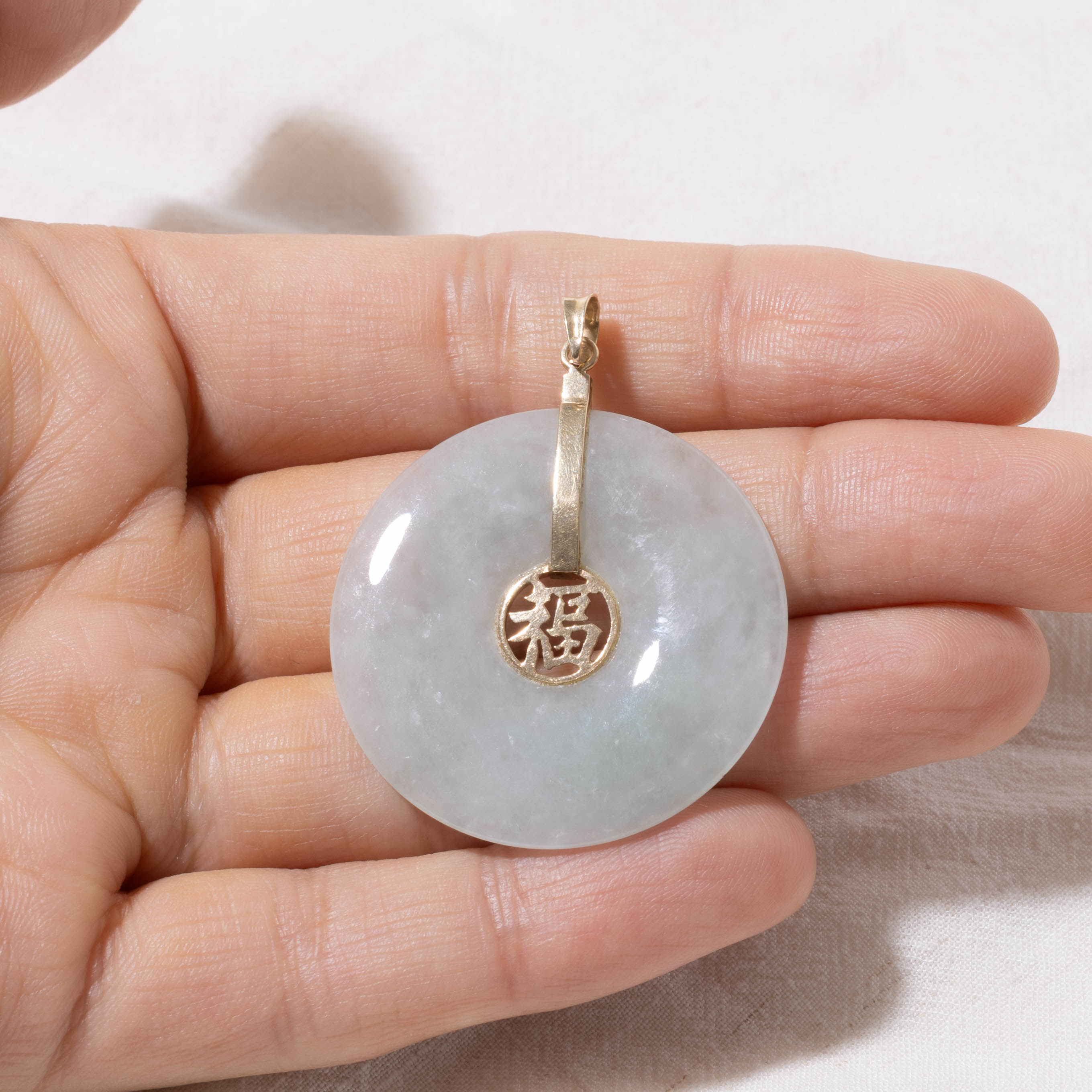 14k Jadeite Fu (Luck) Pendant | 30ct