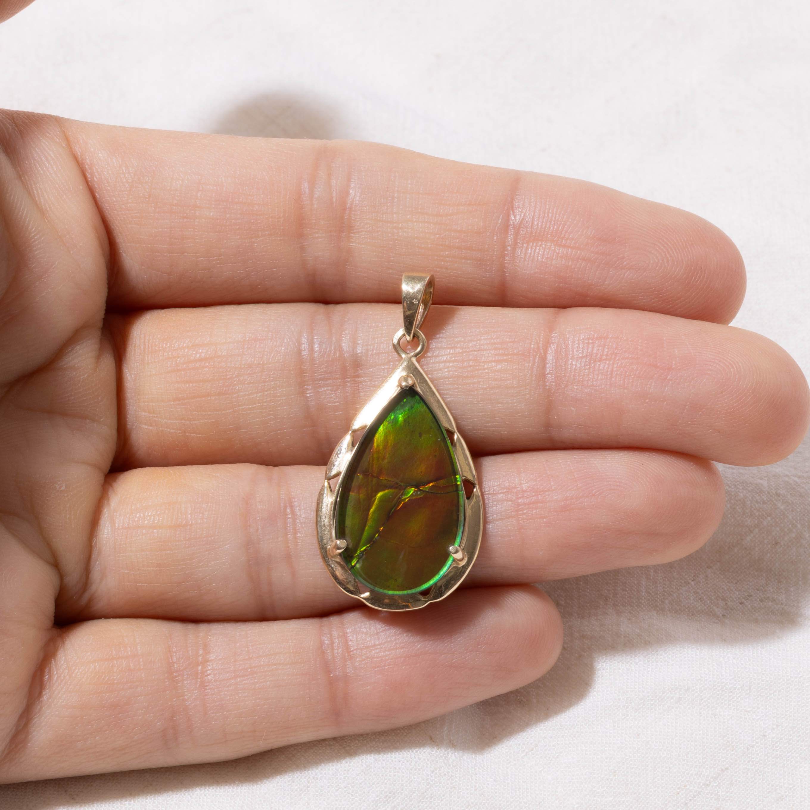 14k Pear Cabochon Ammolite Pendant | 4.00ct