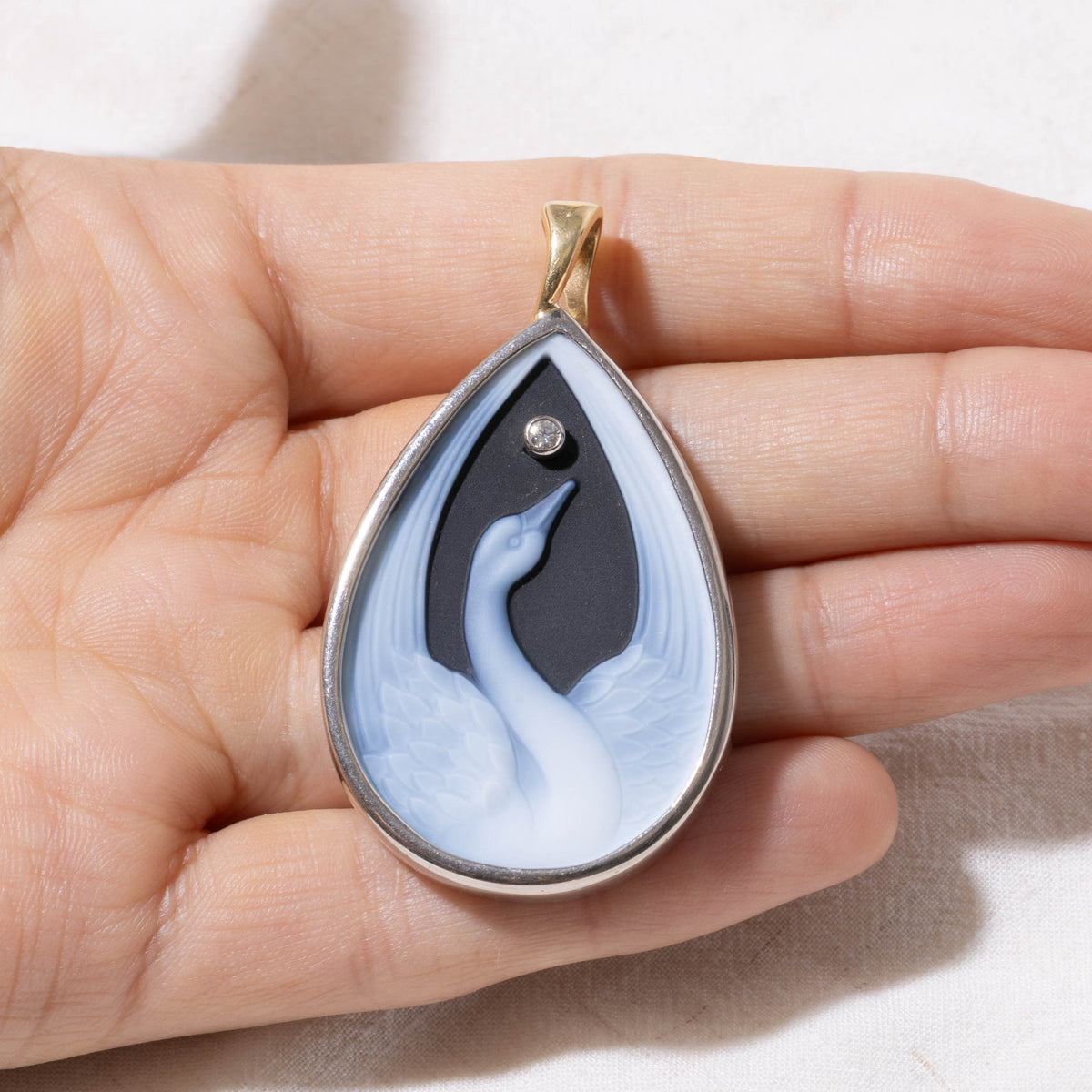 18k Onyx & Diamond Swan Pendant | 30.00ct, 0.05ct