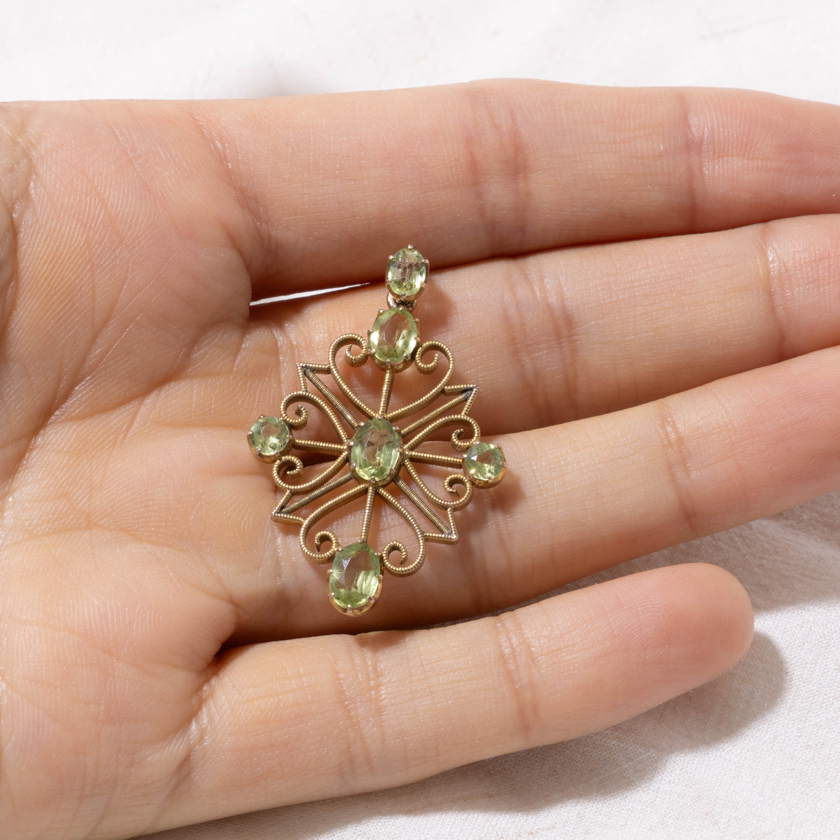 10k Peridot Scrollwork Geometric Pendant | 2.80ctw
