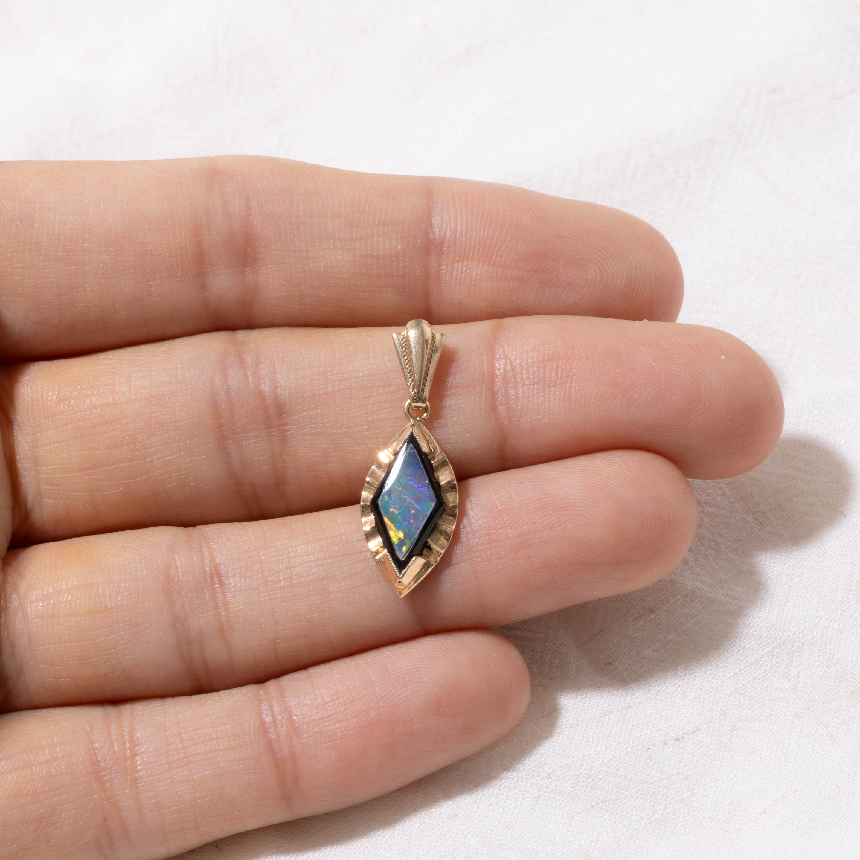 10k Bezel Set Opal Inlay in Onyx Grooved & Enamel Pendant | 2.00ct
