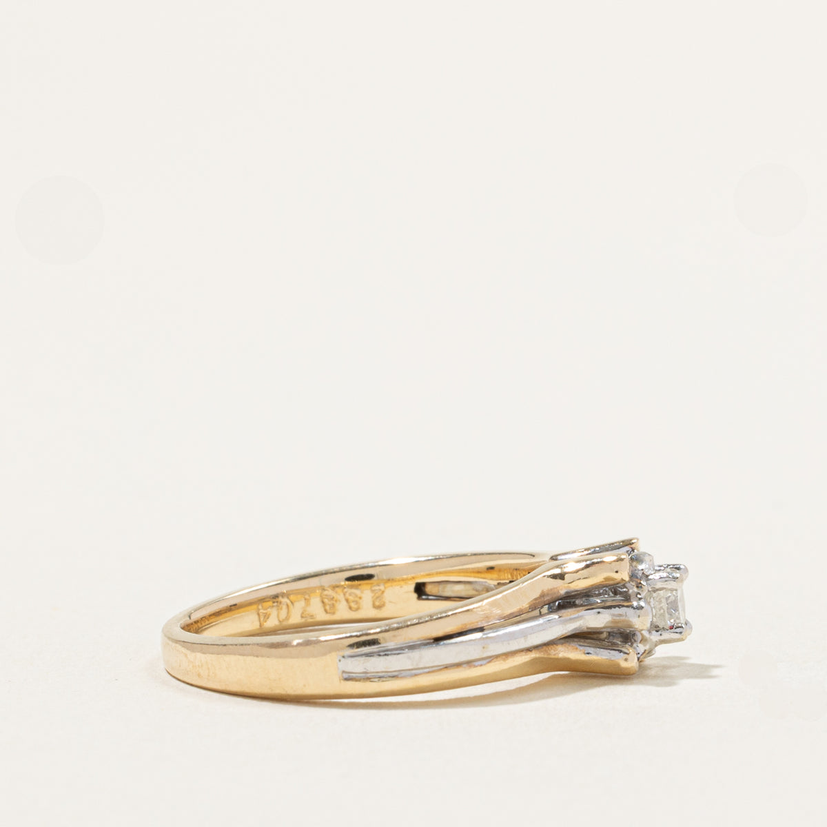14k Two Tone Solitaire Diamond Grooved Ring | 0.15ct | SZ 7