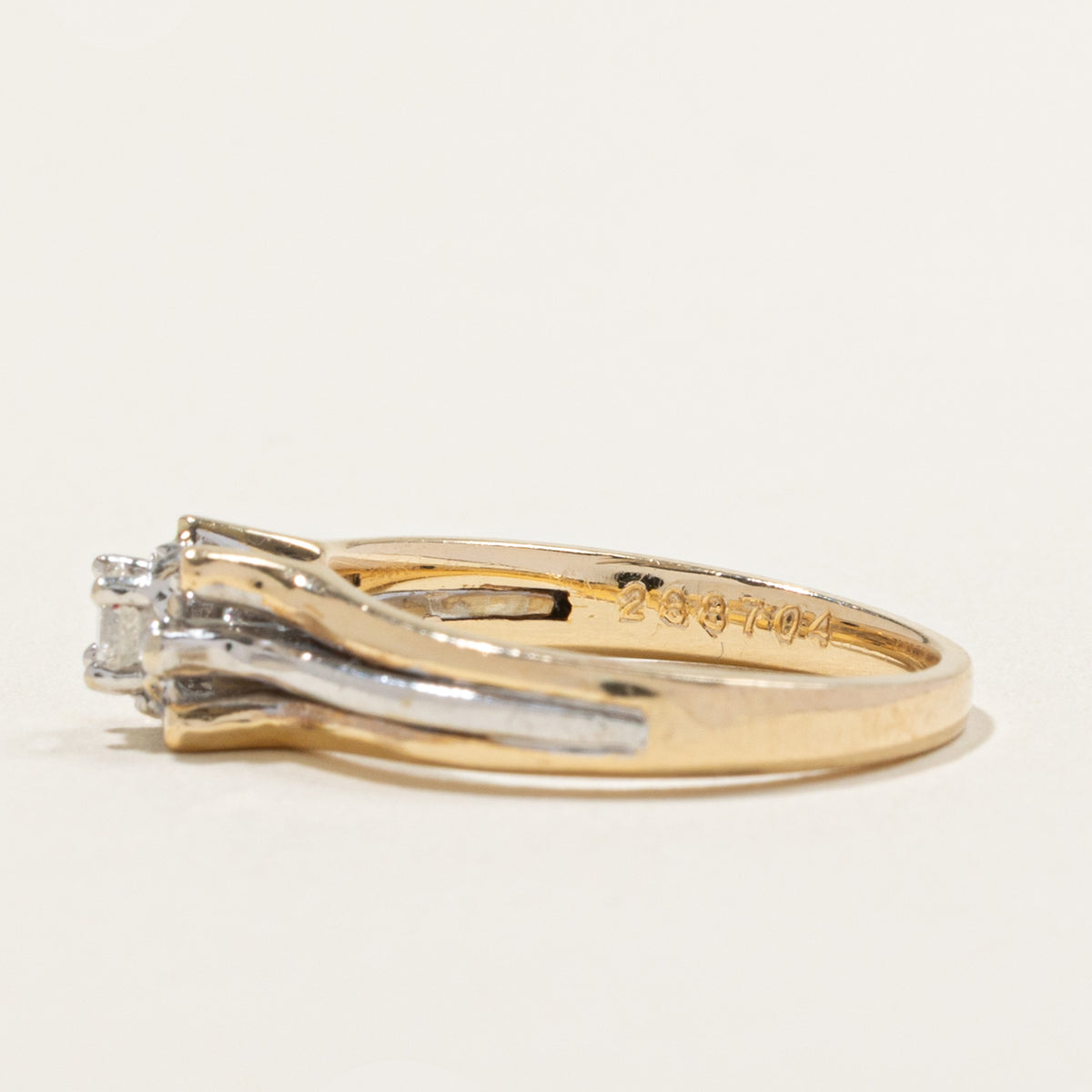 14k Two Tone Solitaire Diamond Grooved Ring | 0.15ct | SZ 7