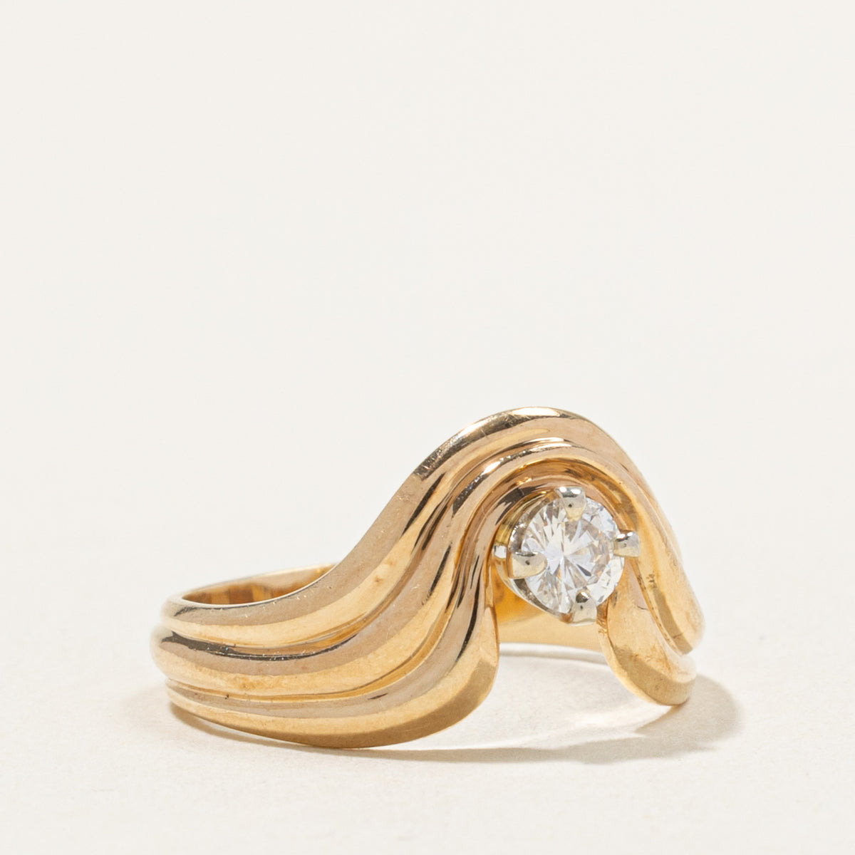 14k Solitaire Diamond Grooved Wave Ring | 0.16ct | SZ 3.75