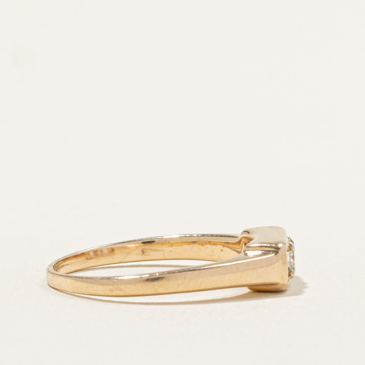 10k Solitaire Diamond Open Framed Ring | 0.13ct | SZ 8