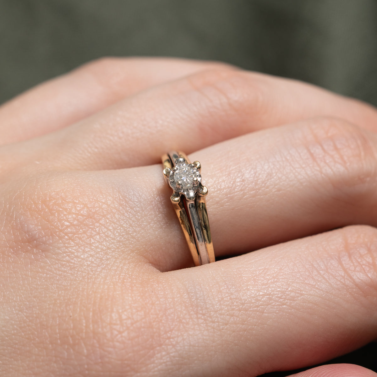 14k Two Tone Solitaire Diamond Grooved Ring | 0.15ct | SZ 7