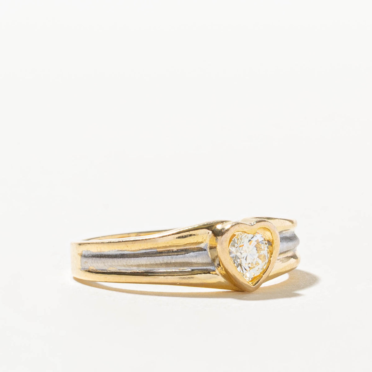 18k Two Tone Solitaire Diamond Grooved Heart Ring | 0.32ct VS2 F/G | SZ 8.25