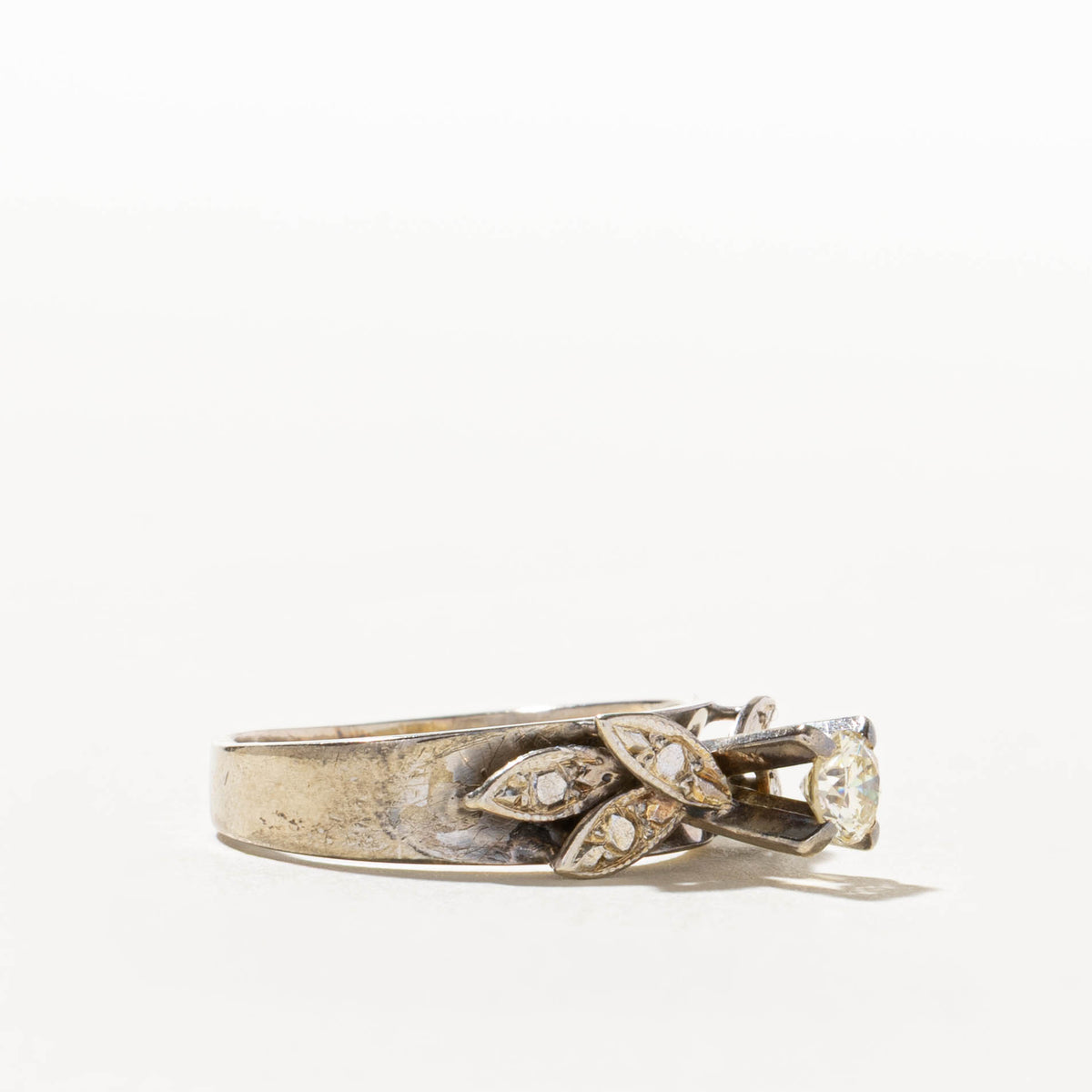 14k Diamond Leafy Accented Ring | 0.35ct SI2 M/N | SZ 8
