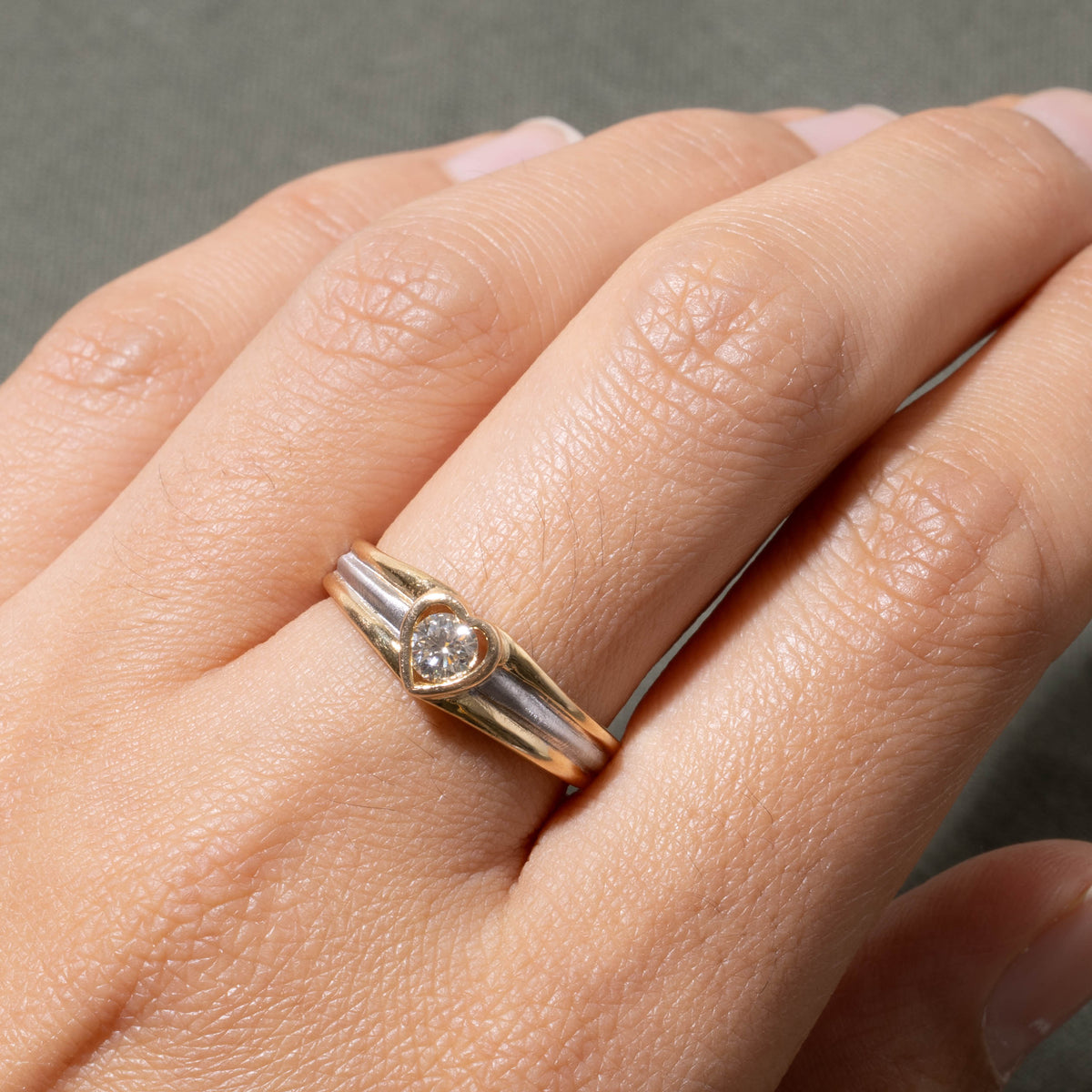 18k Two Tone Solitaire Diamond Grooved Heart Ring | 0.32ct VS2 F/G | SZ 8.25