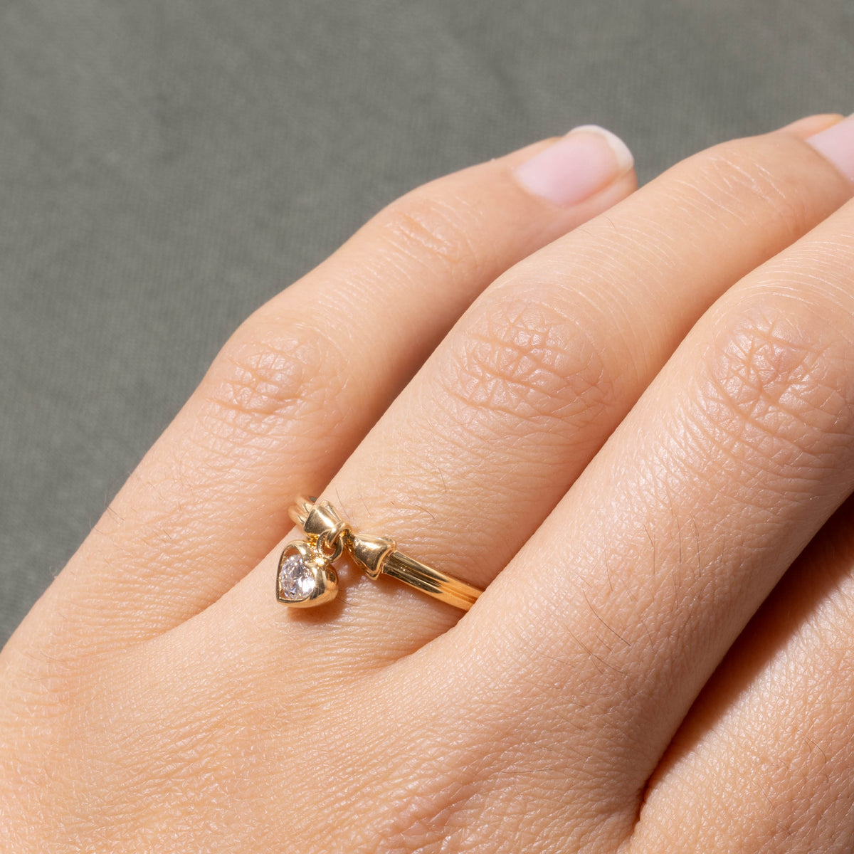 18k Diamond Heart Bow Charm Ring | 0.20ct | SZ 6.5