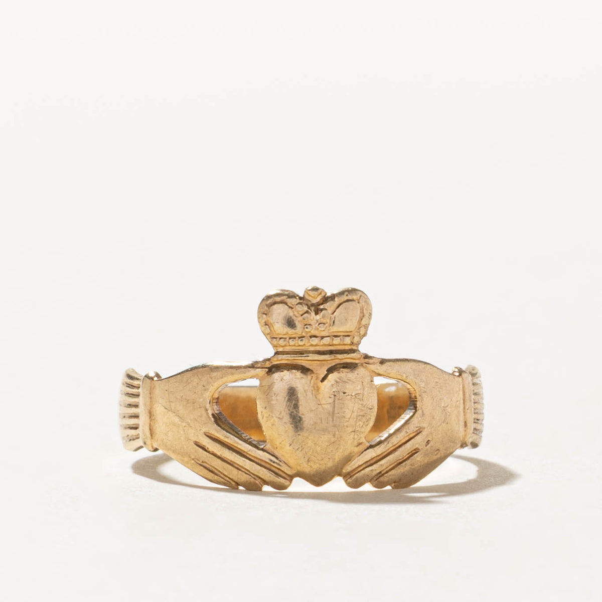 9k Yellow Gold Claddagh Ring | SZ 5.5