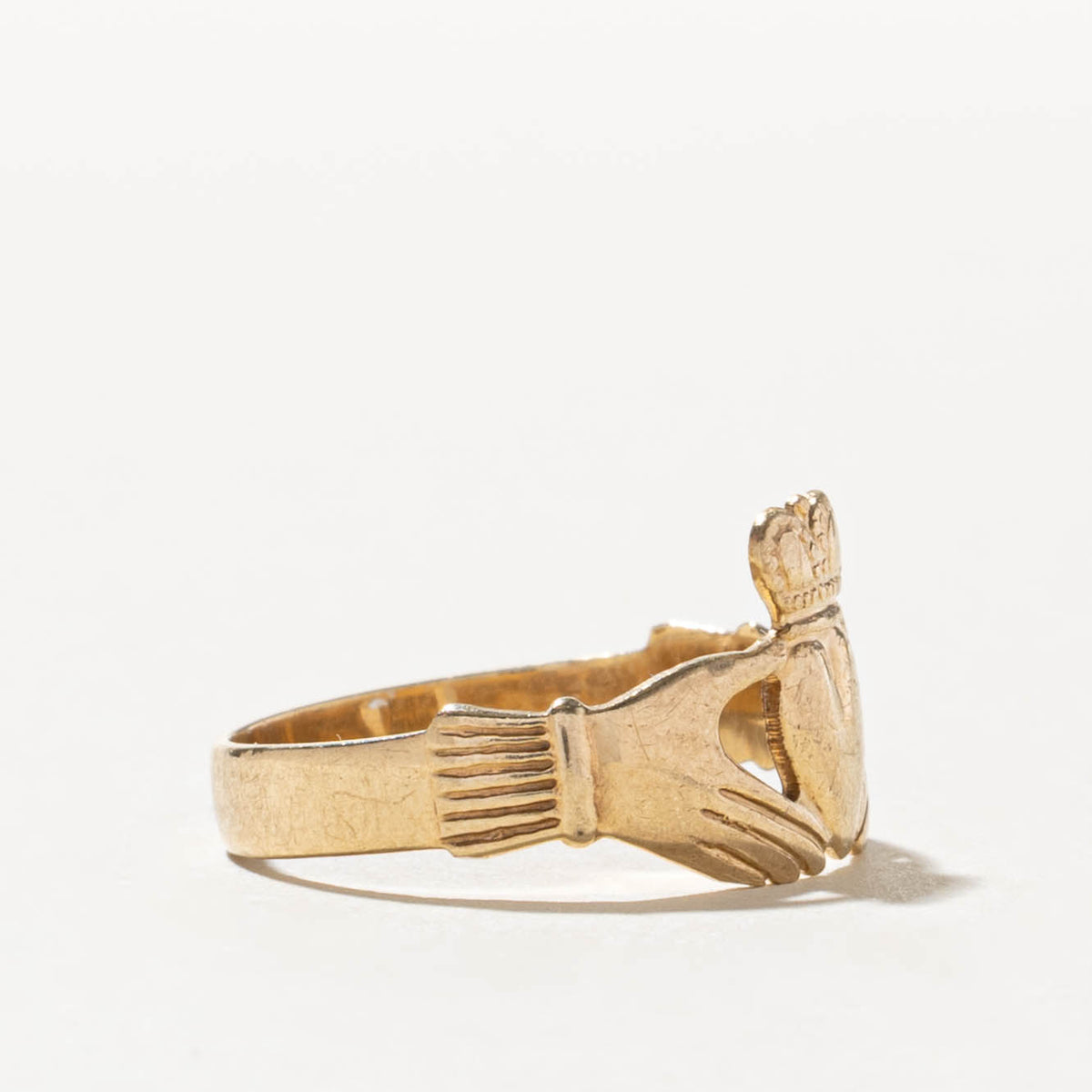 9k Yellow Gold Claddagh Ring | SZ 5.5