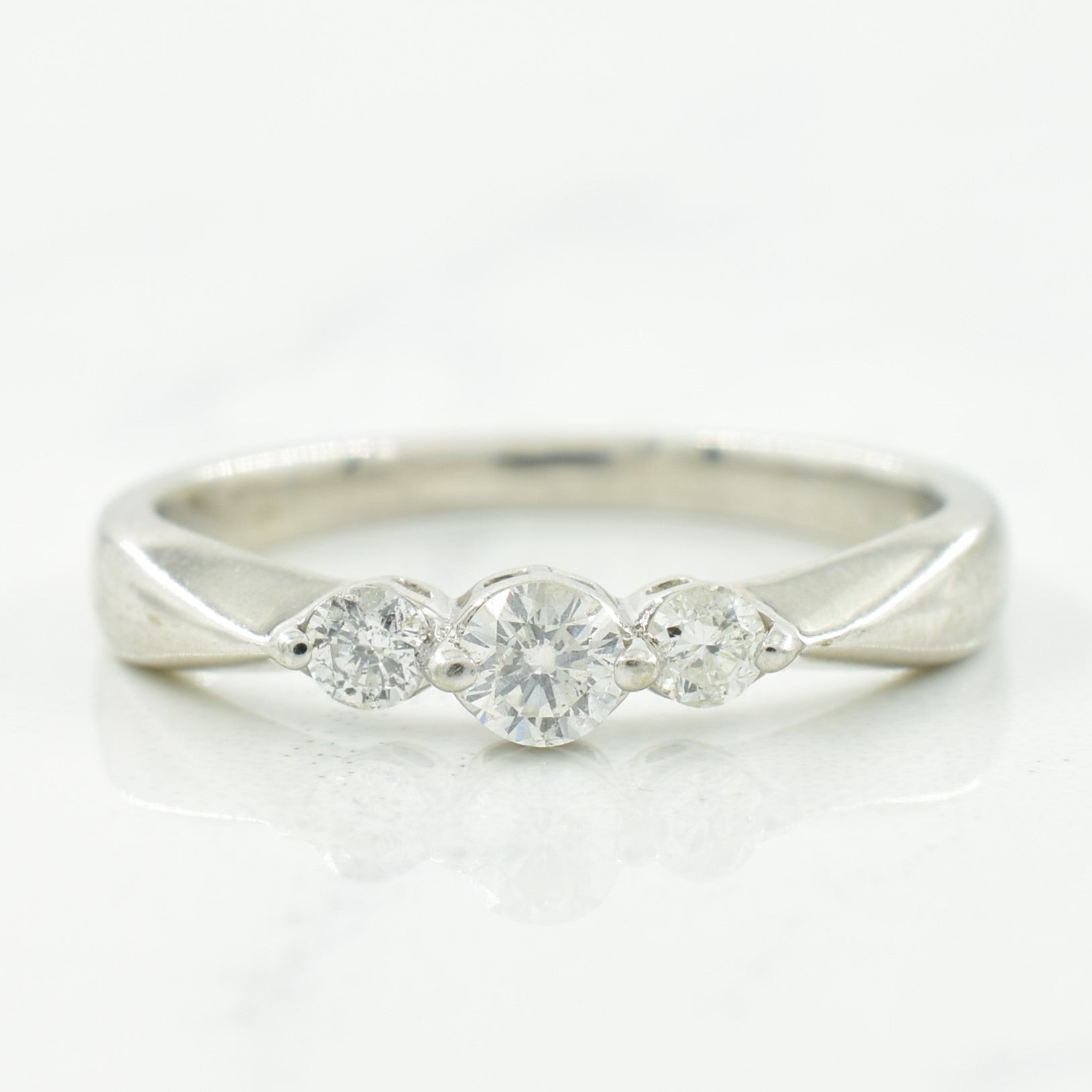 Three Stone Diamond Ring | 0.20ctw | SZ 4 |