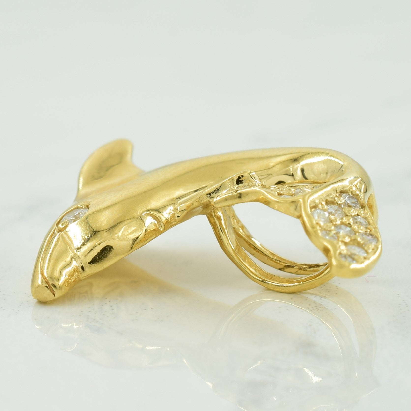 Diamond Dolphin Pendant | 0.25ctw |