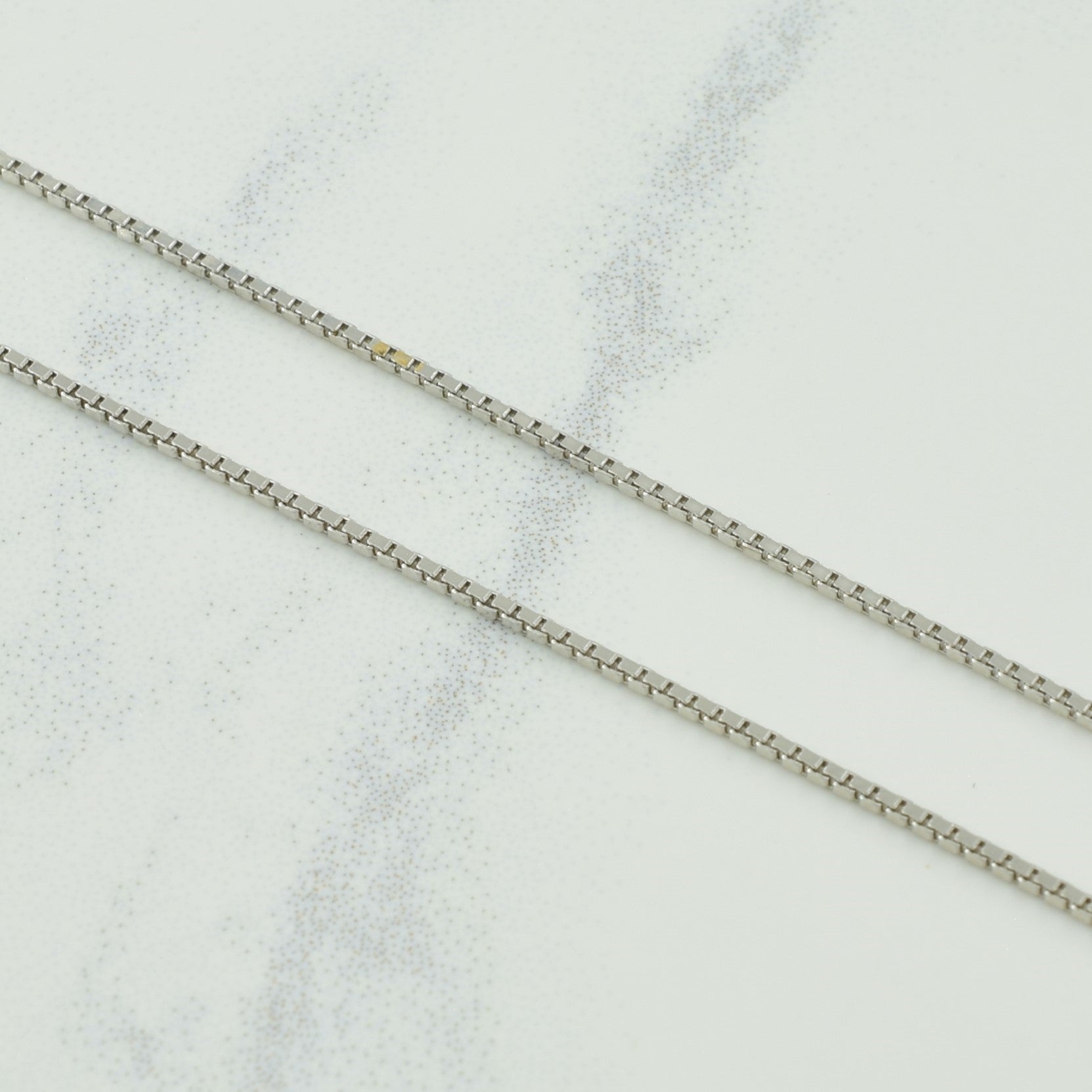 18k White Gold Italian Hallmark Box Chain | 18