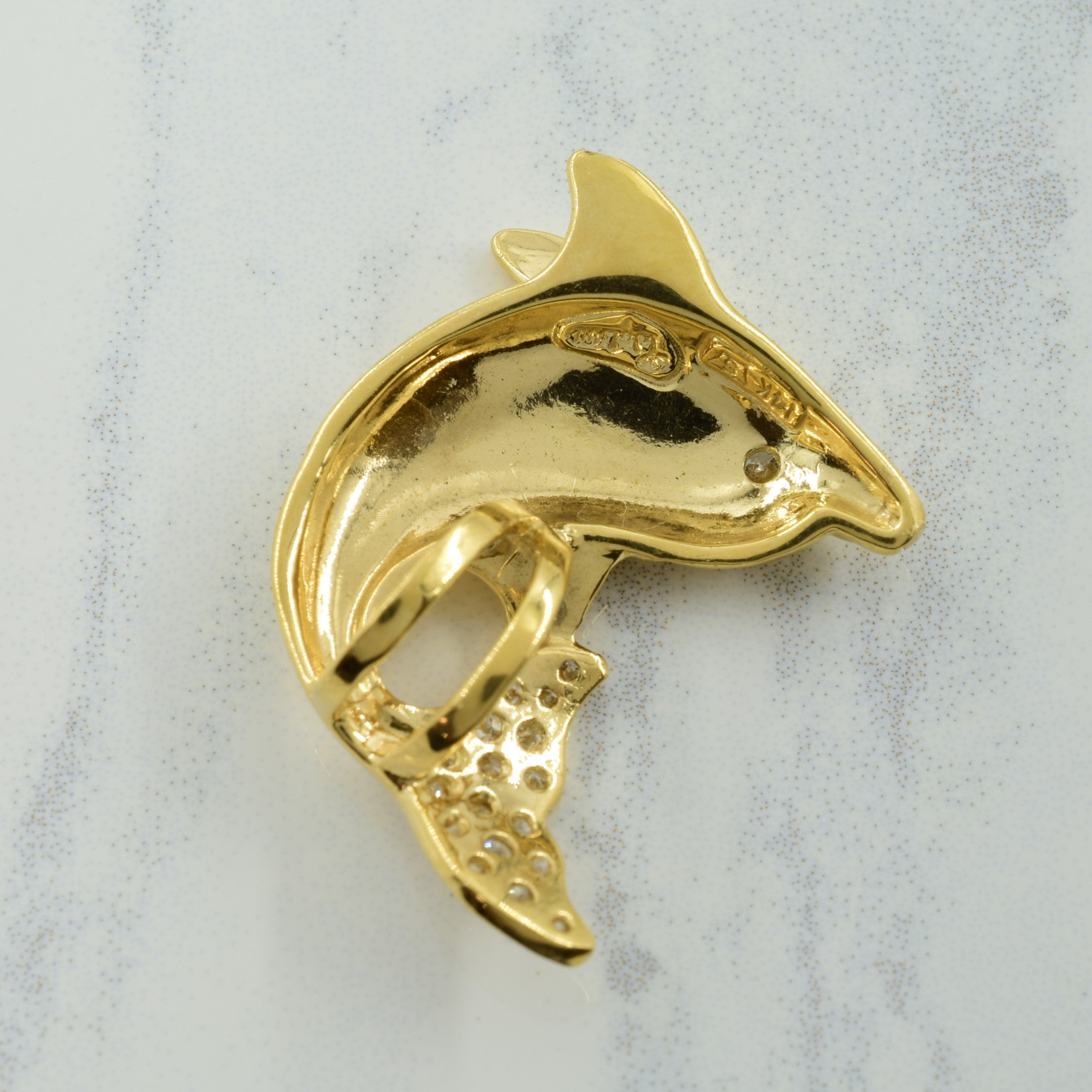 Diamond Dolphin Pendant | 0.25ctw |