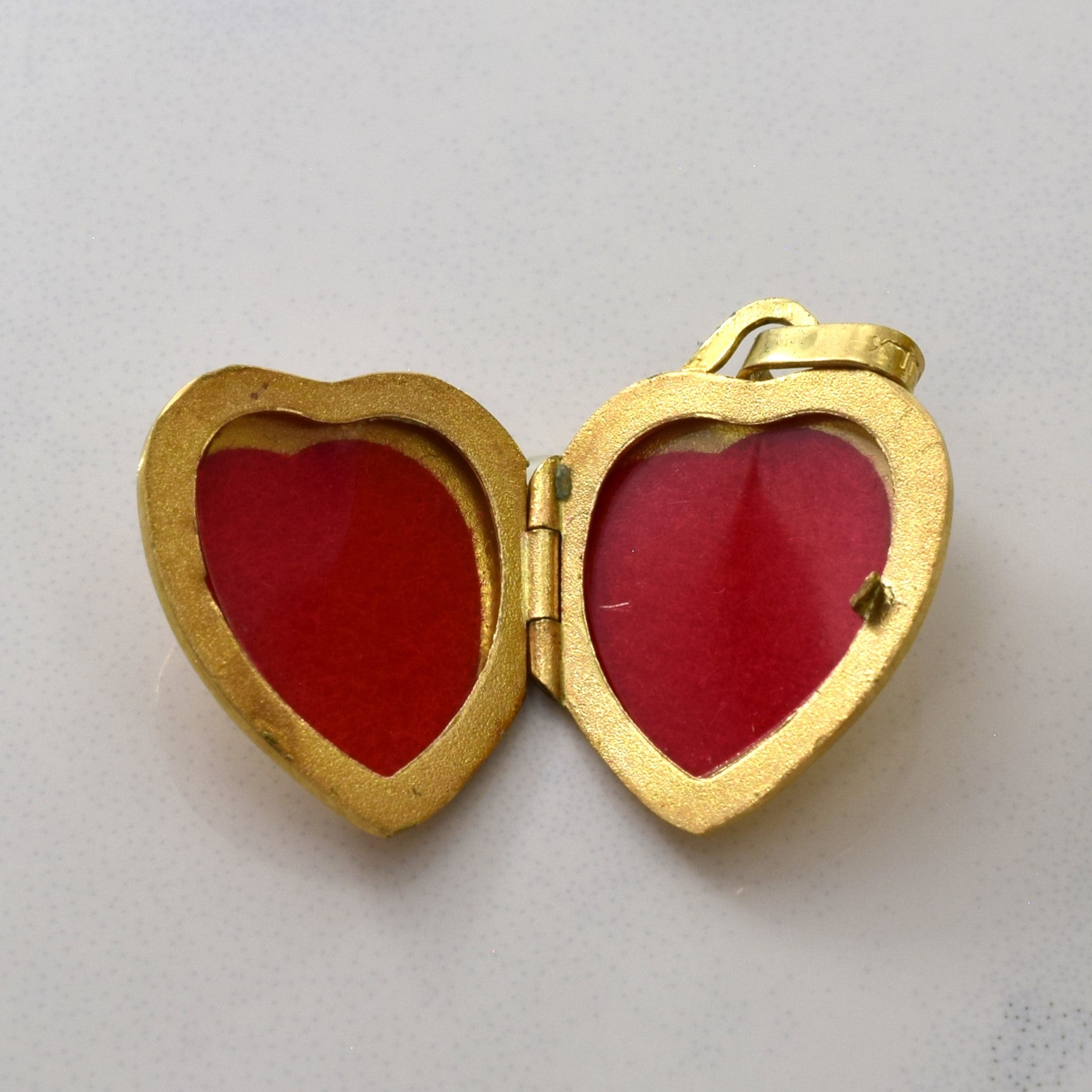 10k Yellow Gold Heart Locket |