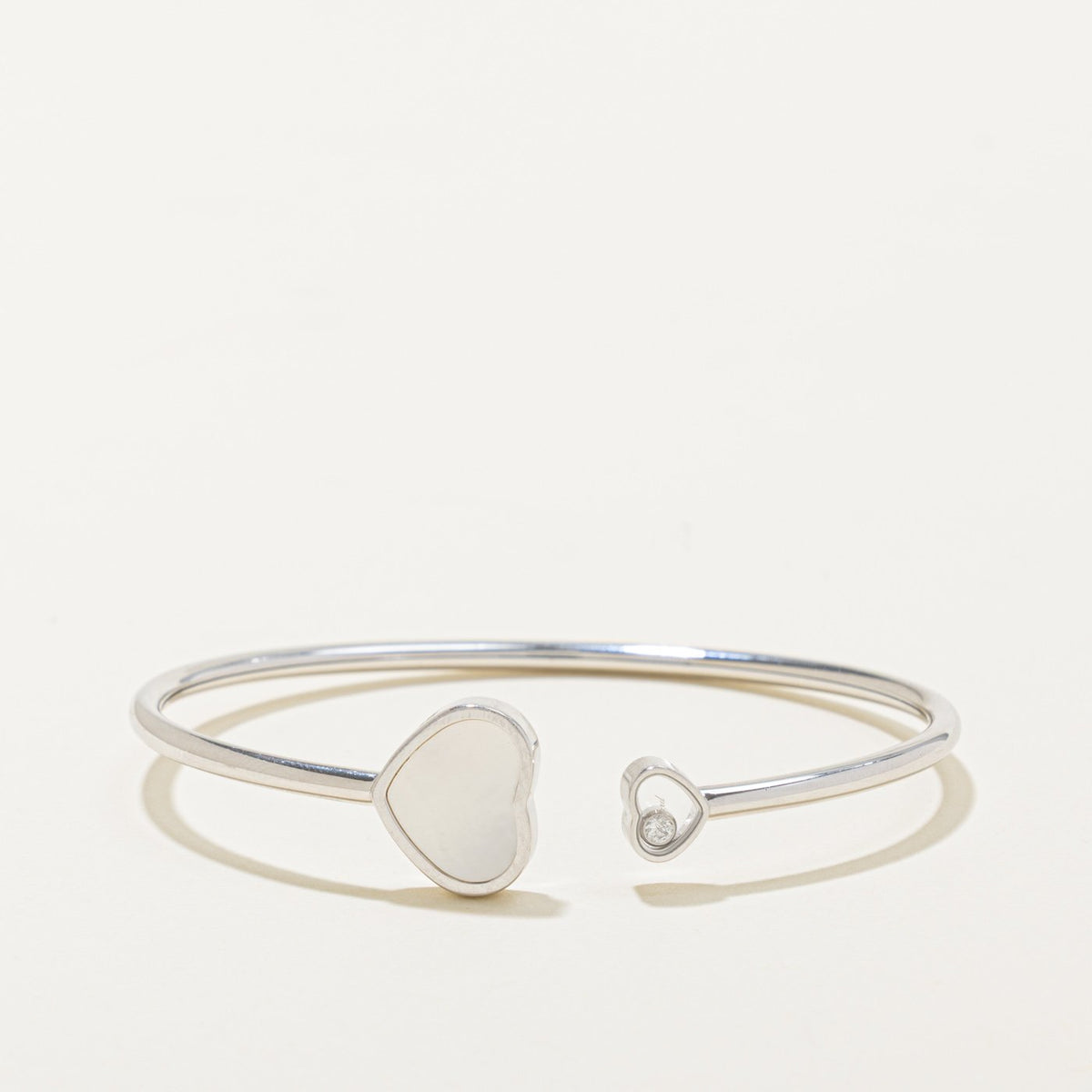 'Chopard' Happy Hearts Bangle, Diamond, Mother-of-Pearl | 1.00ct, 0.05ct | 6"