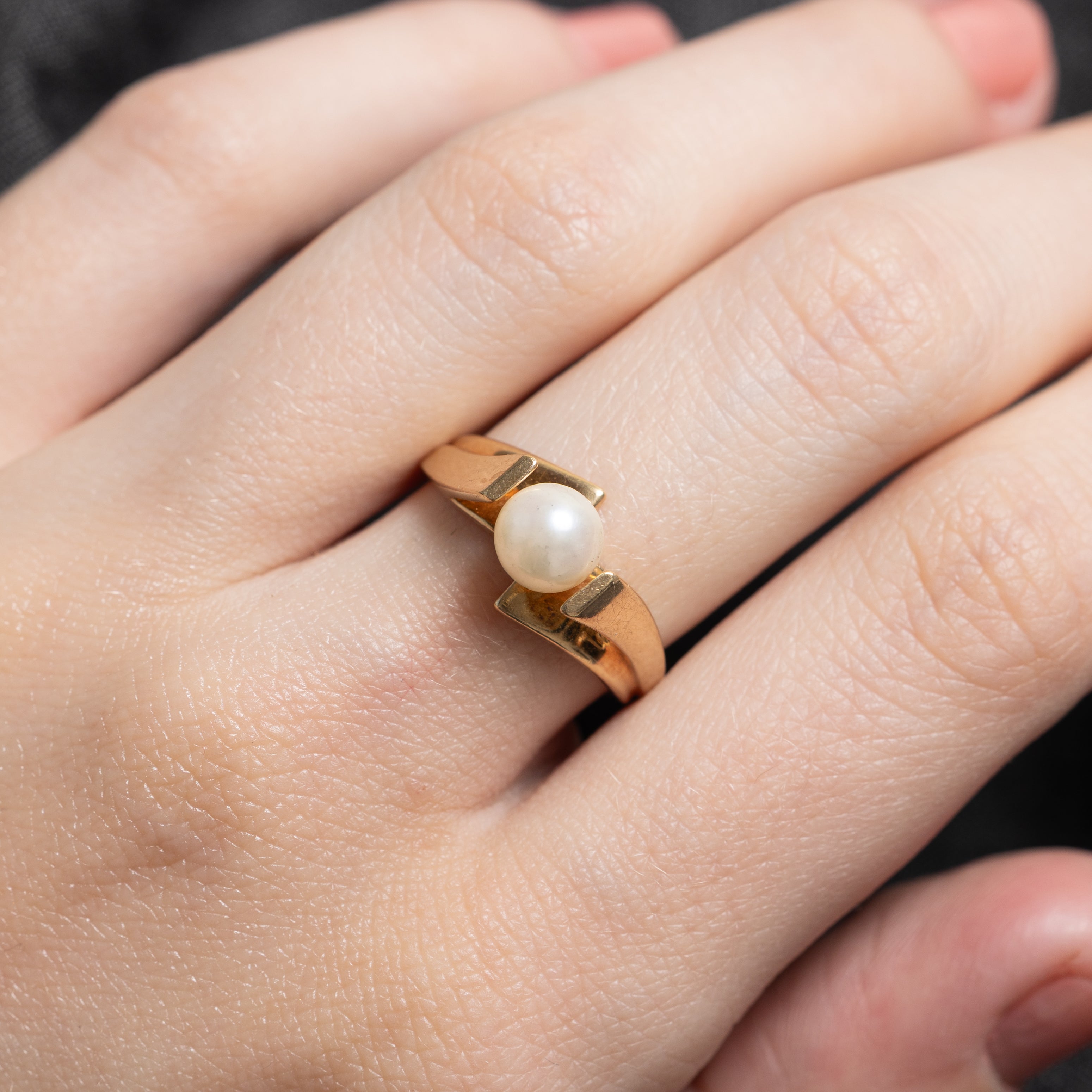 Solitaire Pearl Bypass Ring | SZ 6.25