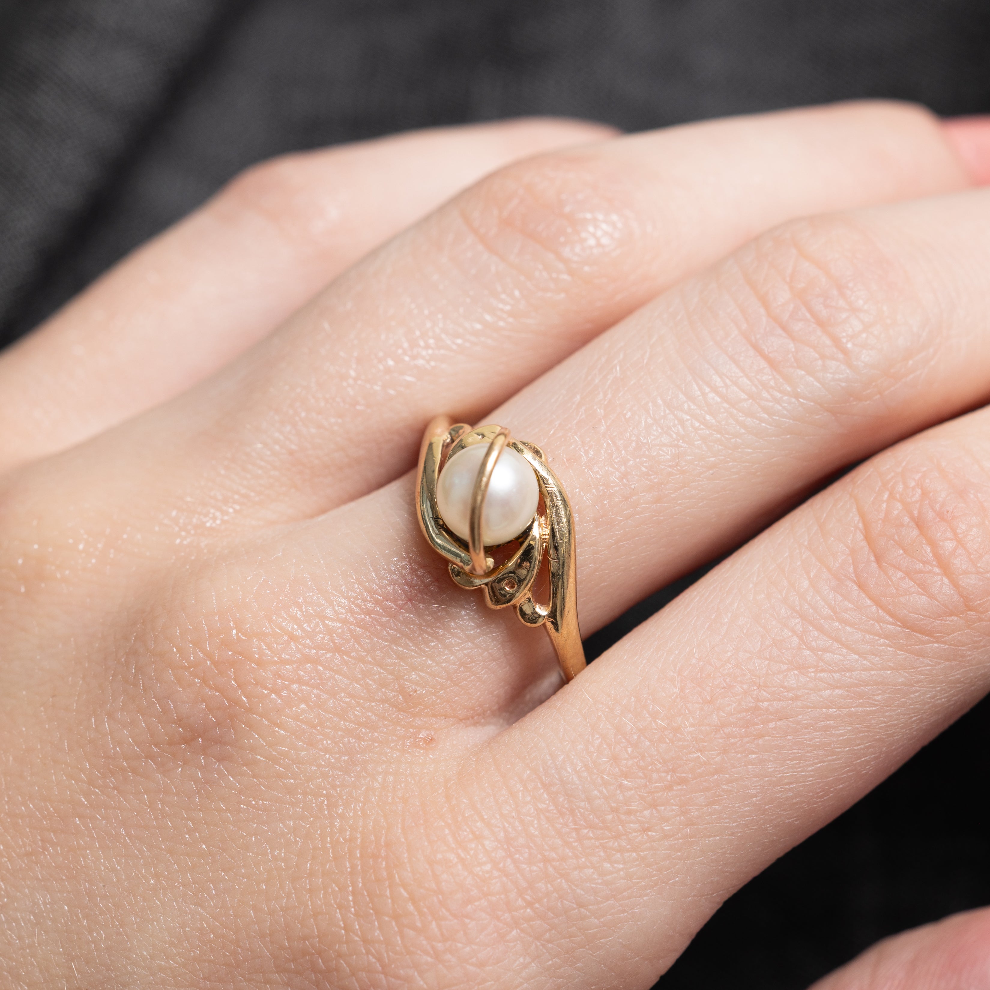 Solitaire Pearl Bypass Ring | SZ 7 |