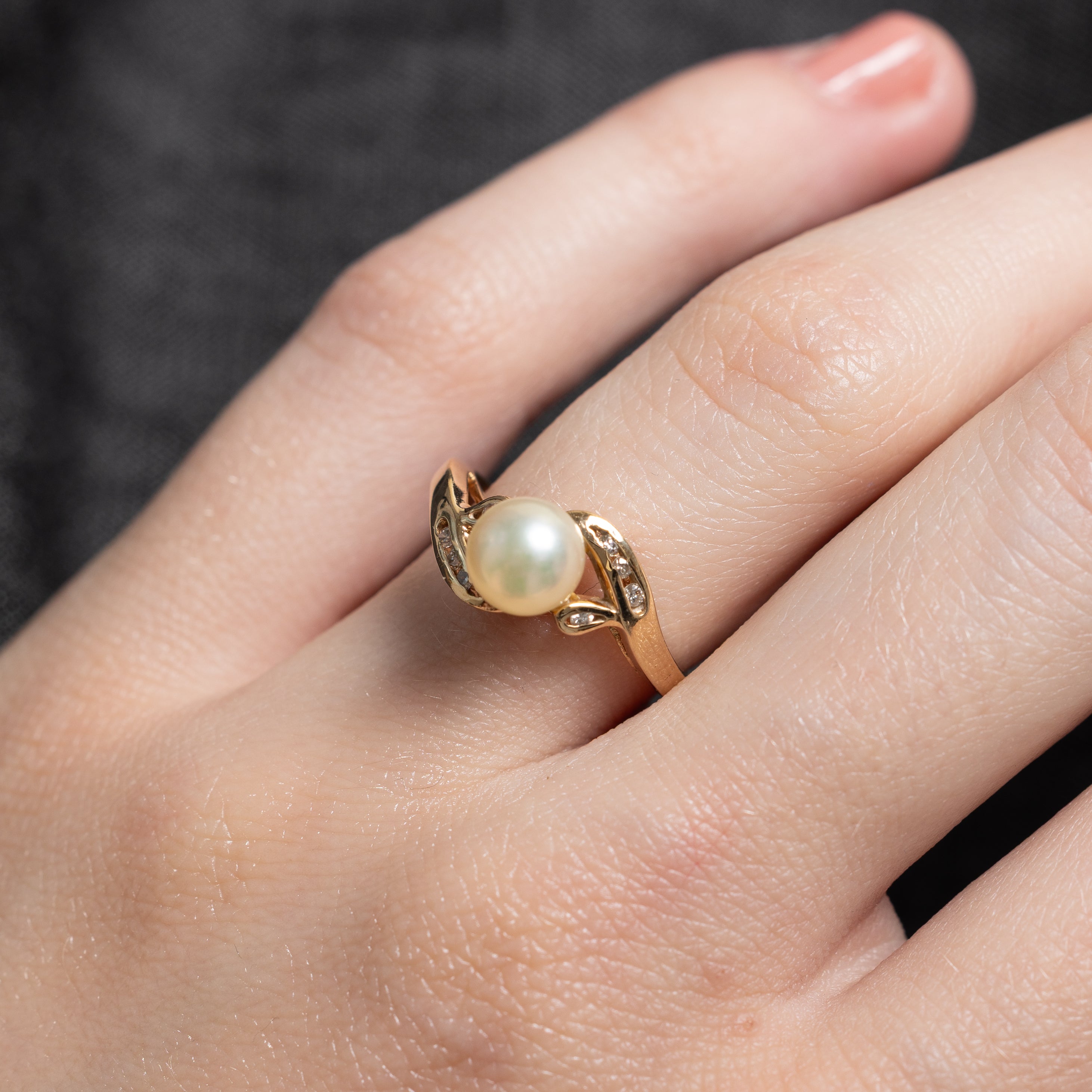 Pearl & Channel Diamond Ring | 004ctw | SZ 5.75