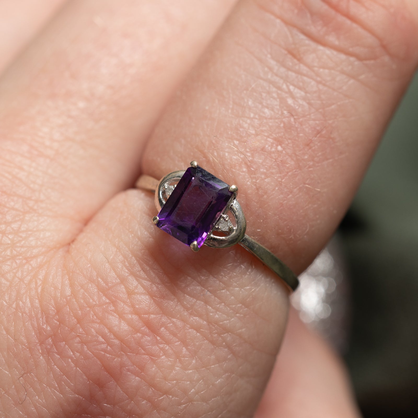 Amethyst & Diamond Ring | 0.85ct, 0.005ctw | SZ 7 |