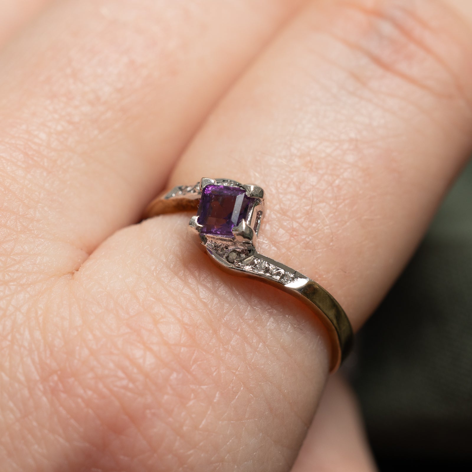 1994 London Amethyst & Diamond Ring | 0.30ct, 0.02ctw | SZ 7.25 |